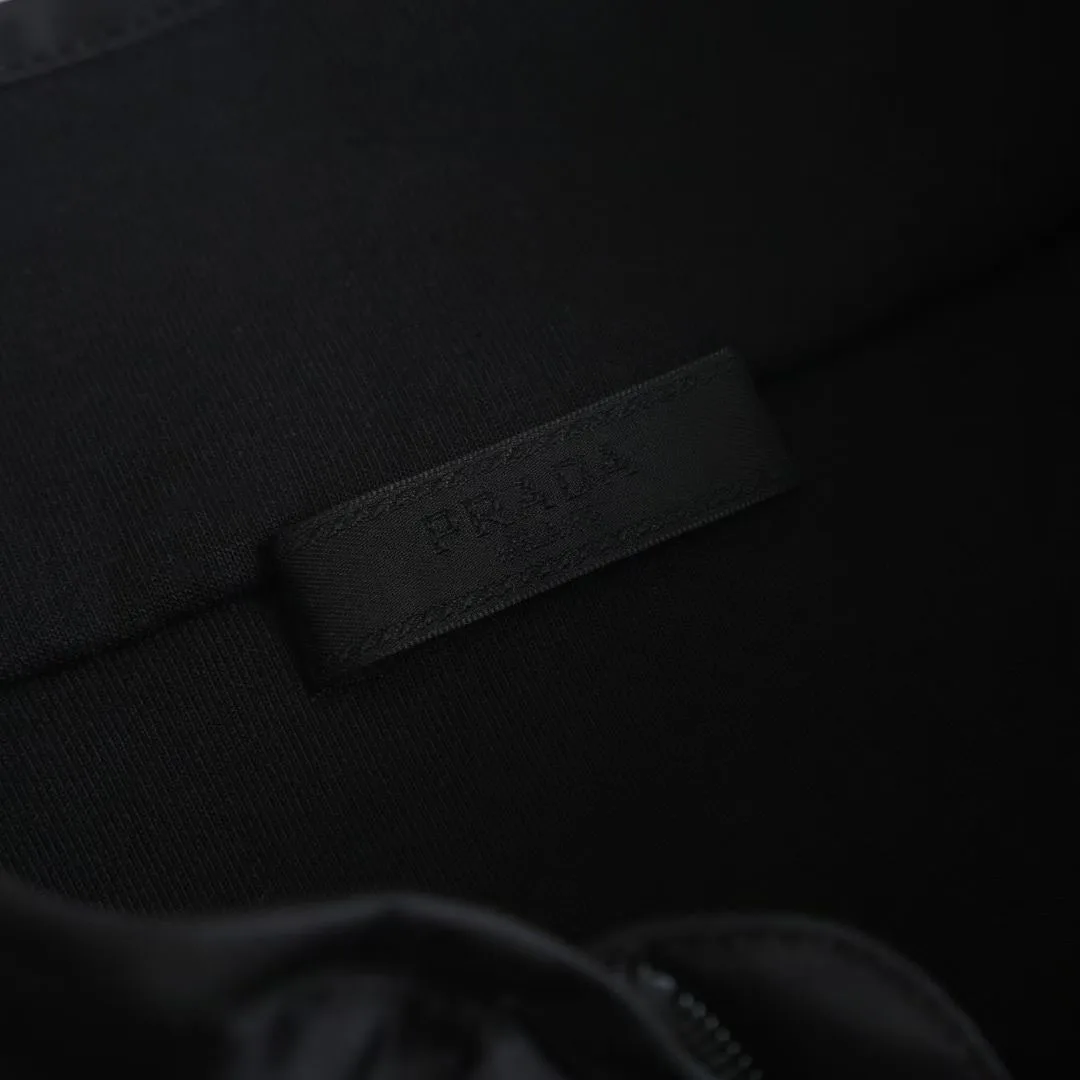 Prada Cotton Fleece Zipper Jacket with Re-Nylon Details (Black) — ビュー 6