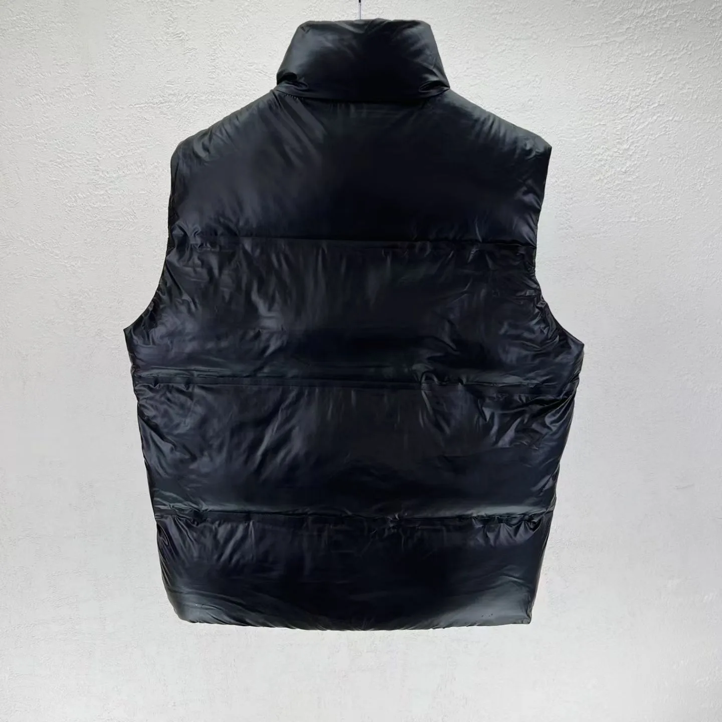Prada Light Re-Nylon down vest — ビュー 2