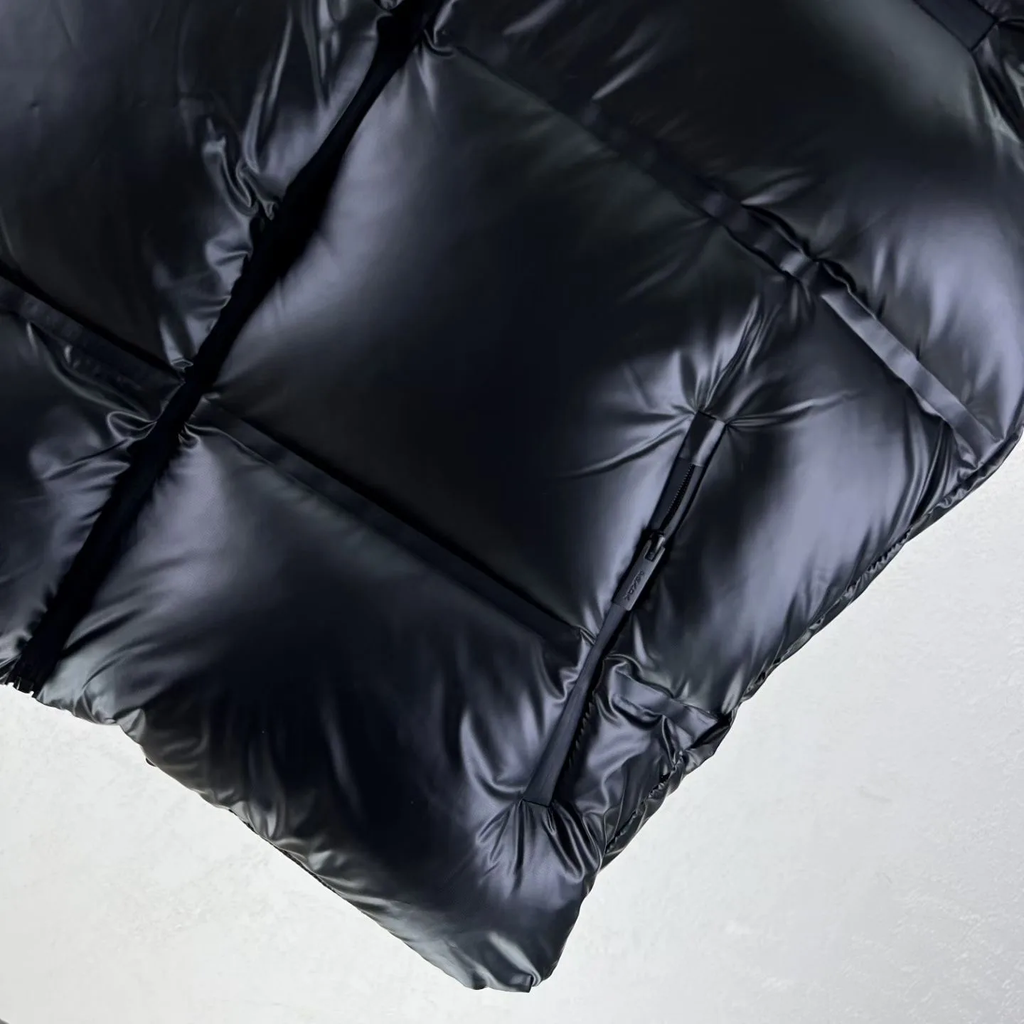 Prada Light Re-Nylon down vest — ビュー 3