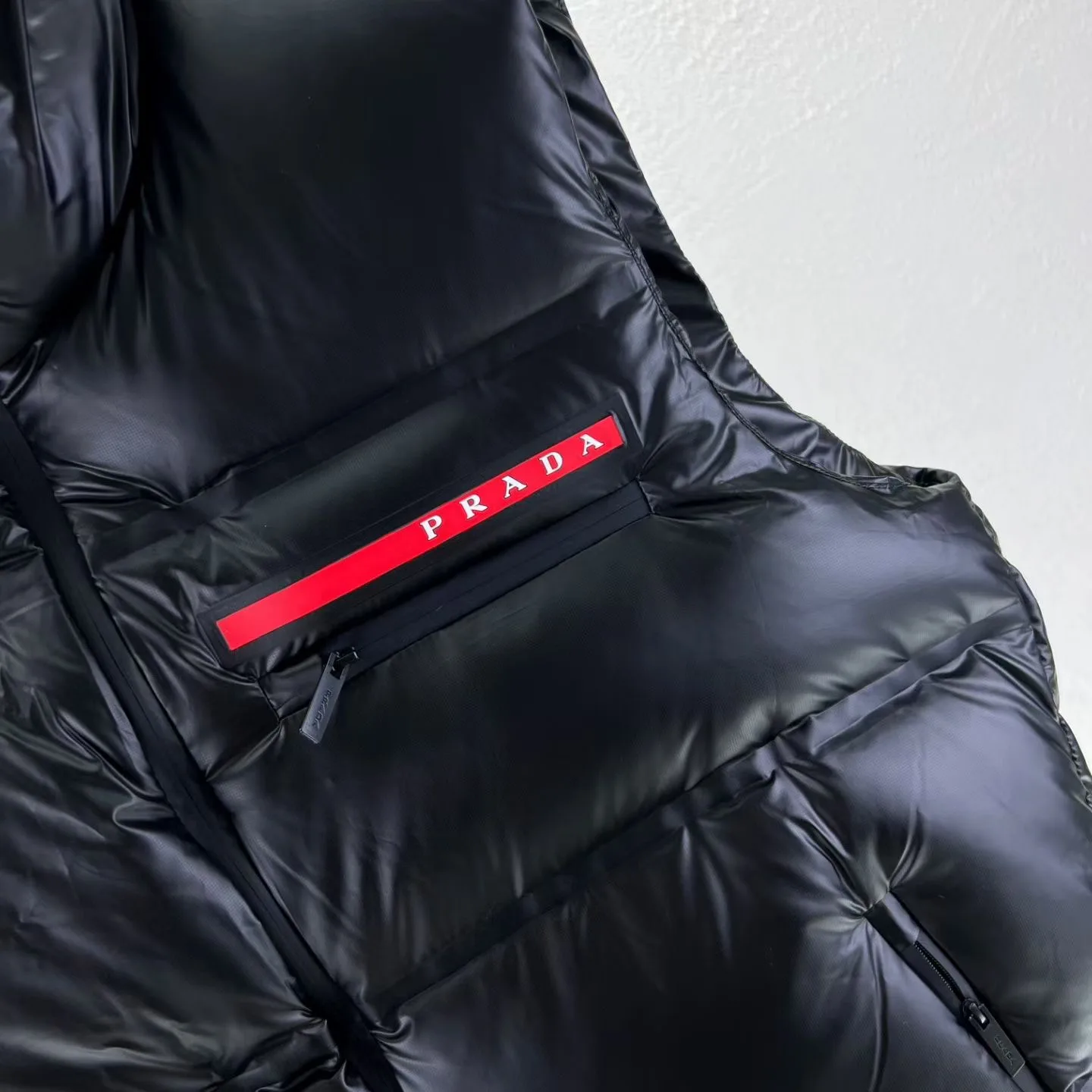 Prada Light Re-Nylon down vest — ビュー 4
