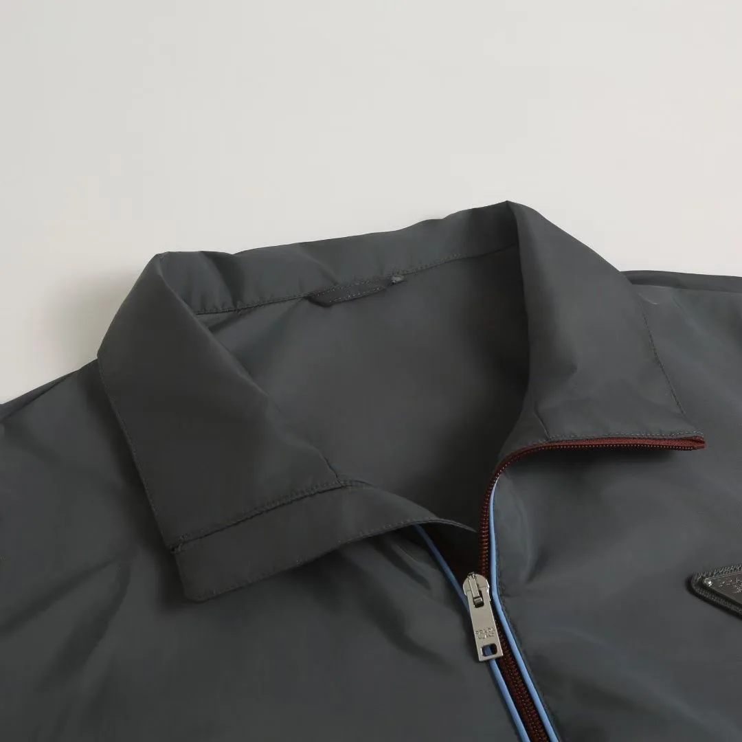 Prada Re-Nylon Zip-Up Jacket (Grey) — ビュー 4