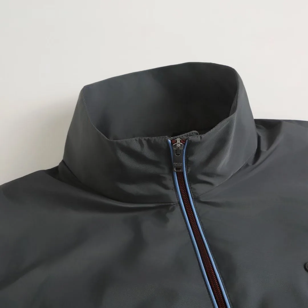 Prada Re-Nylon Zip-Up Jacket (Grey) — ビュー 5