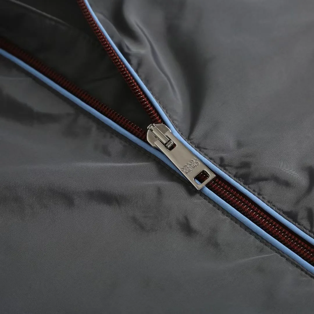 Prada Re-Nylon Zip-Up Jacket (Grey) — ビュー 6