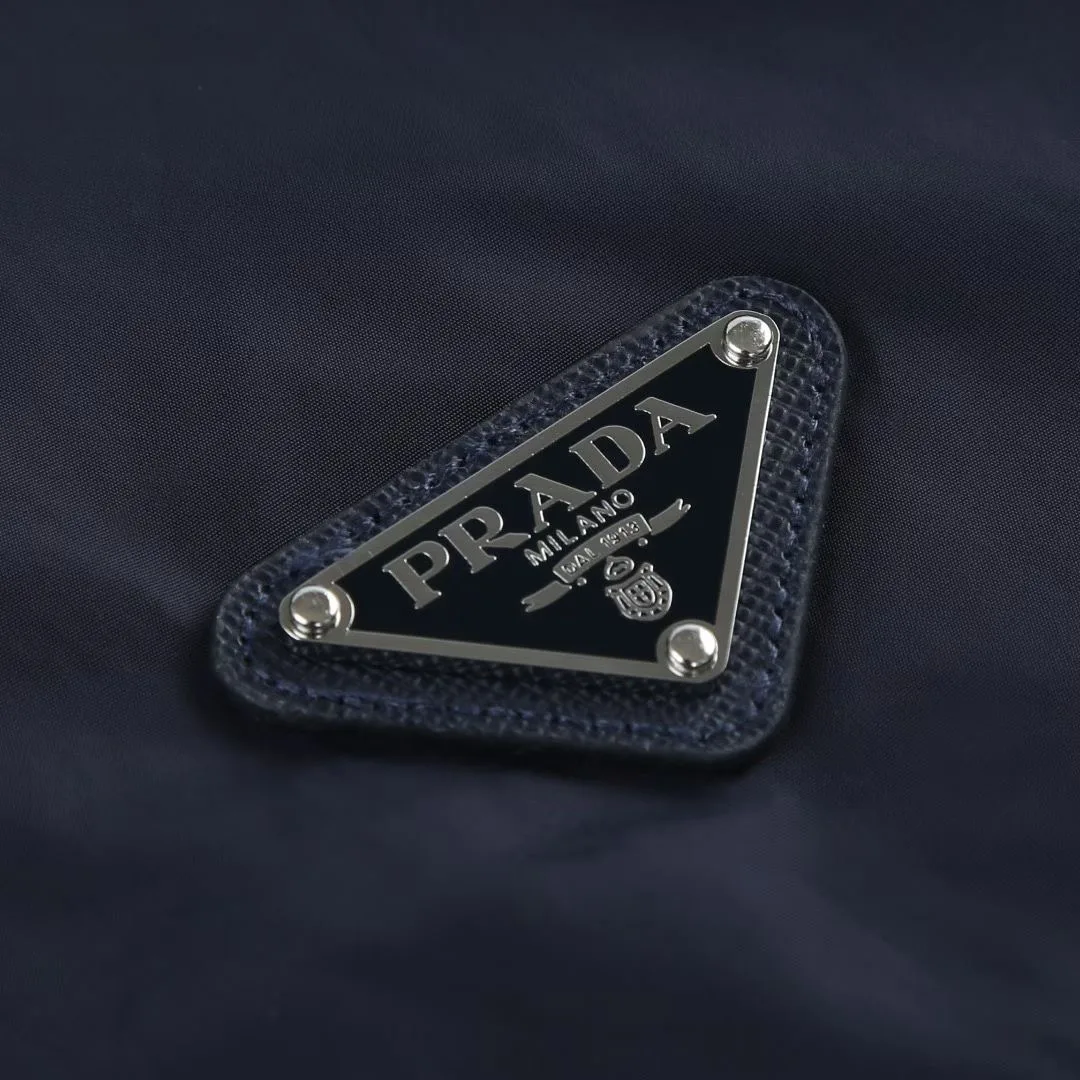 Prada Reversible Hooded Jacket (Navy/Black) — ビュー 6