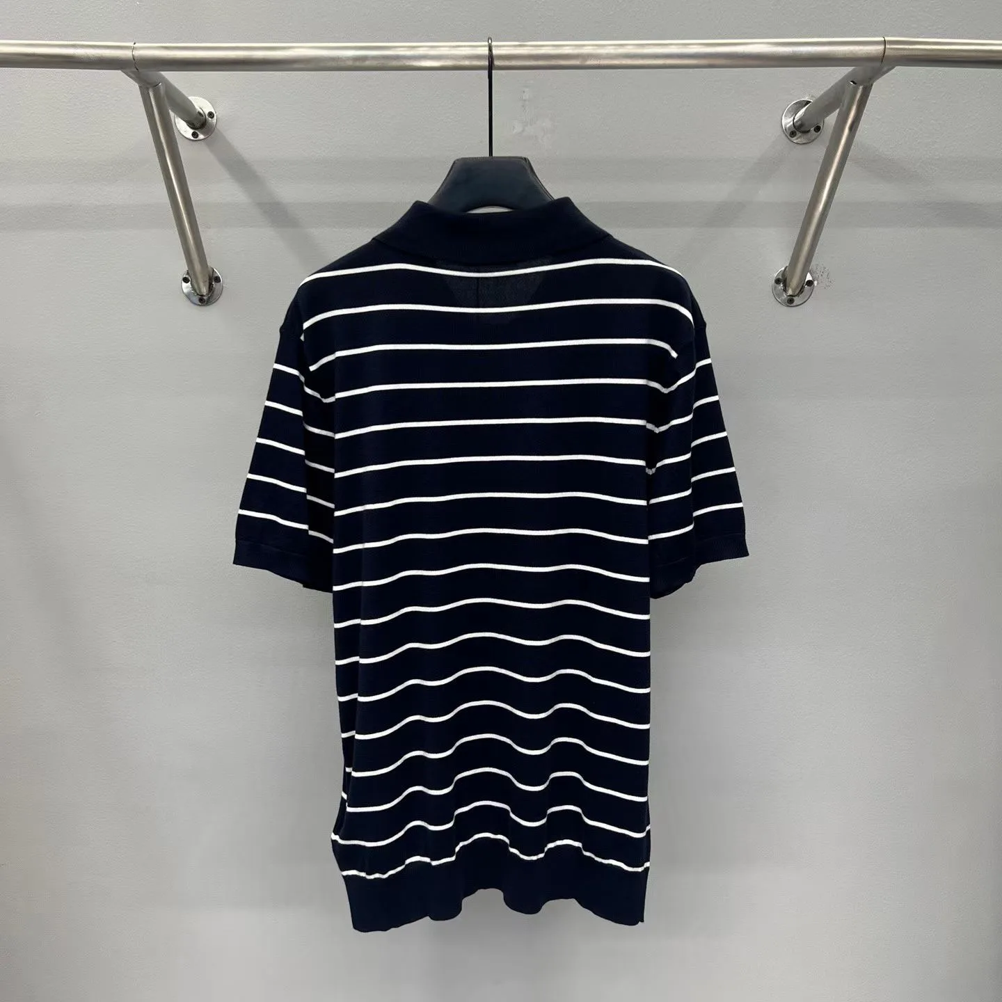 Prada Short-Sleeved Striped Cotton Polo Shirt (Navy) — ビュー 5