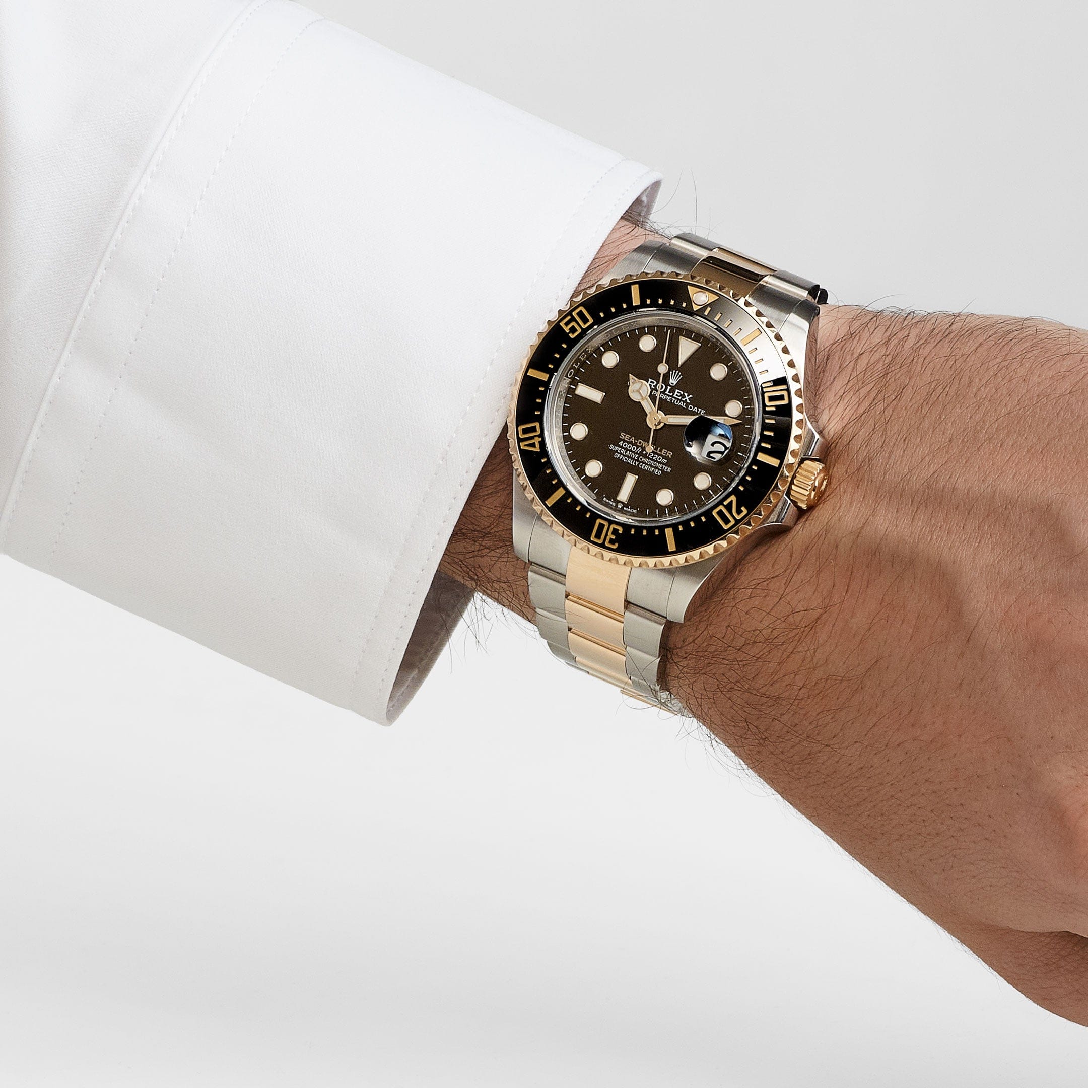 Rolex Sea-Dweller 126603, — Black Dial, Oystersteel and Yellow Gold — view 2