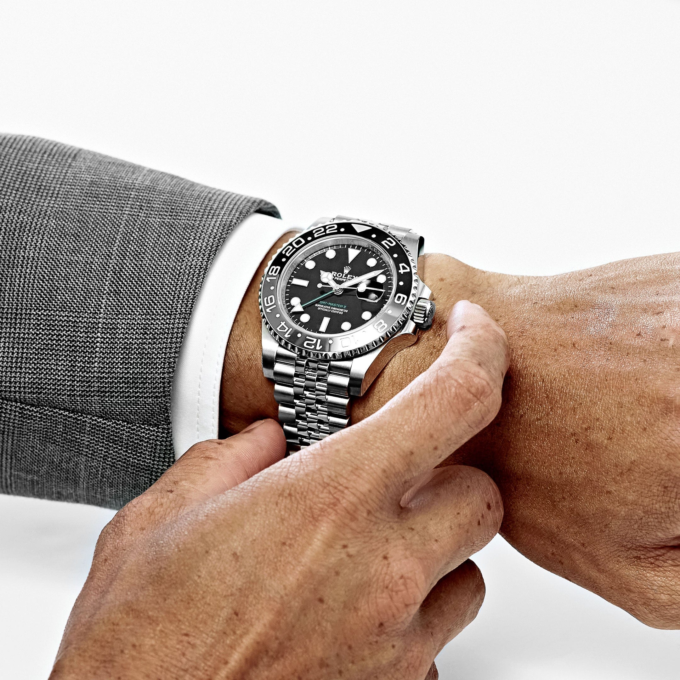 Rolex GMT-Master II 126710GRNR, — Black Dial, Jubilee, (Bruce Wayne) — view 2
