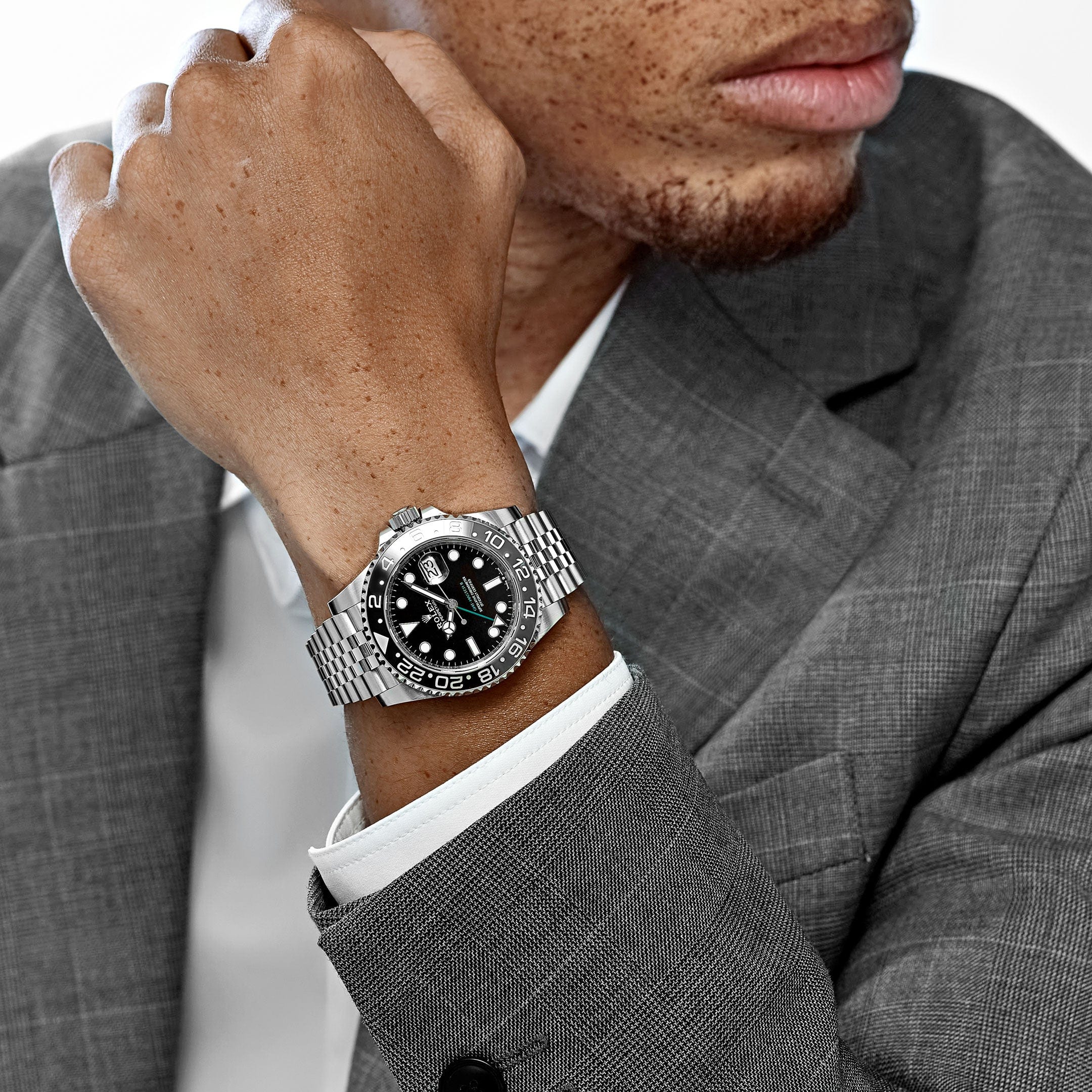 Rolex GMT-Master II 126710GRNR, — Black Dial, Jubilee, (Bruce Wayne) — view 3