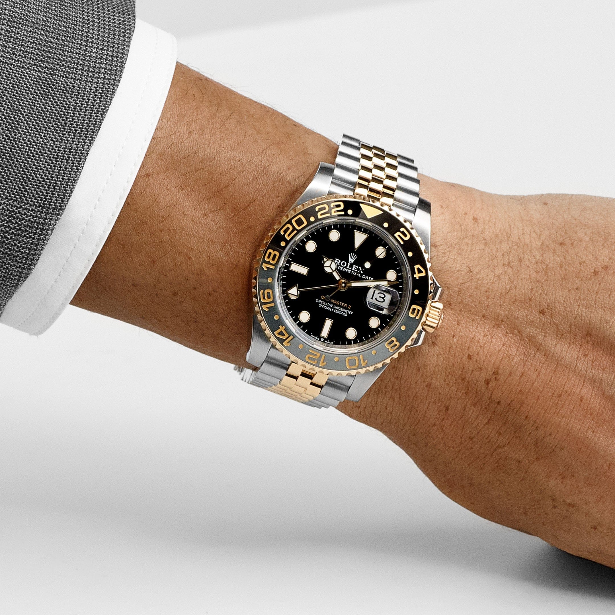 Rolex GMT-Master II 126713GRNR, — Black Dial, Jubilee, Oystersteel and Yellow Gold — view 2