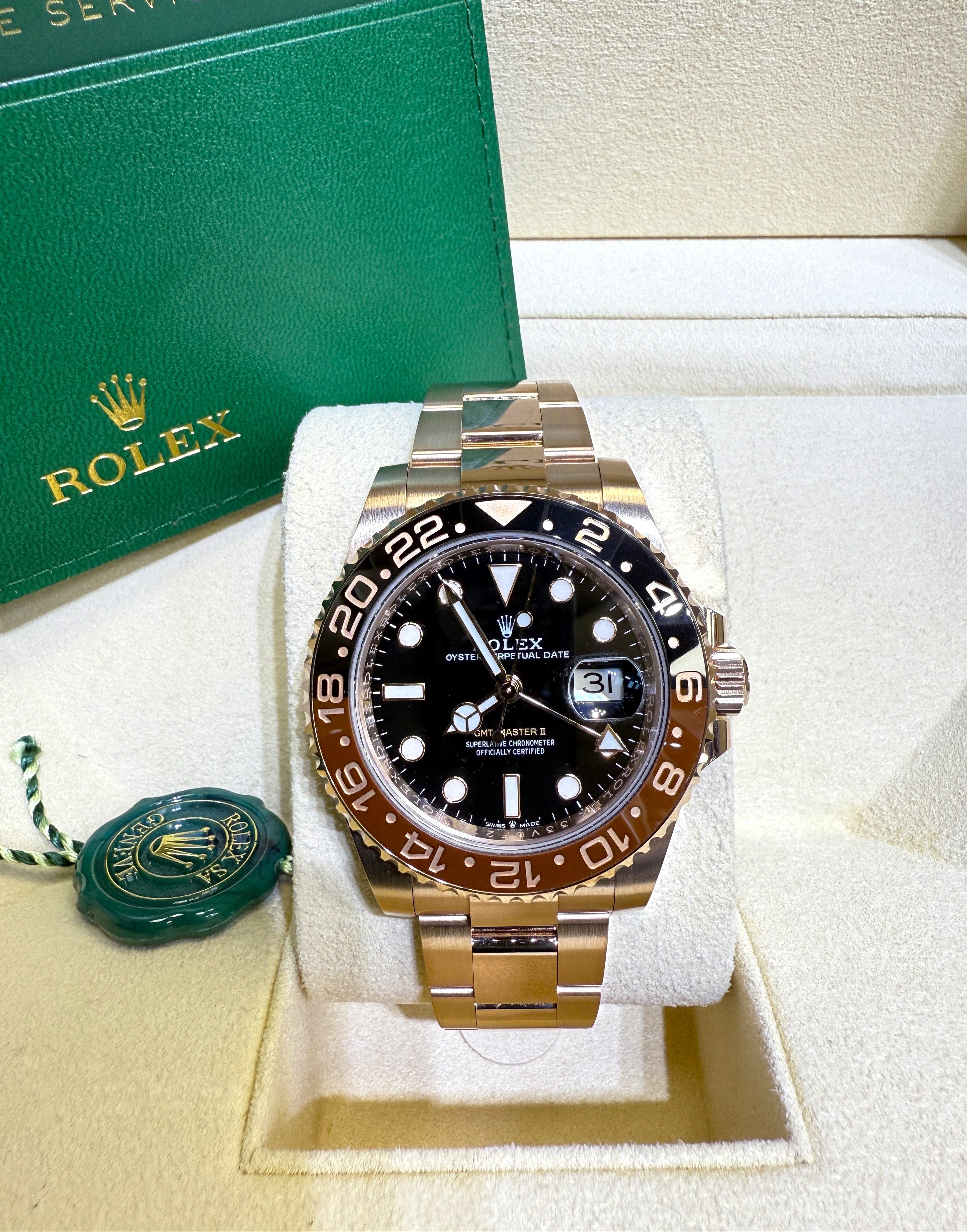 Rolex GMT-Master II 126711CHNR, — Black Dial, Oystersteel and Everose Gold, (Root Beer) — view 3