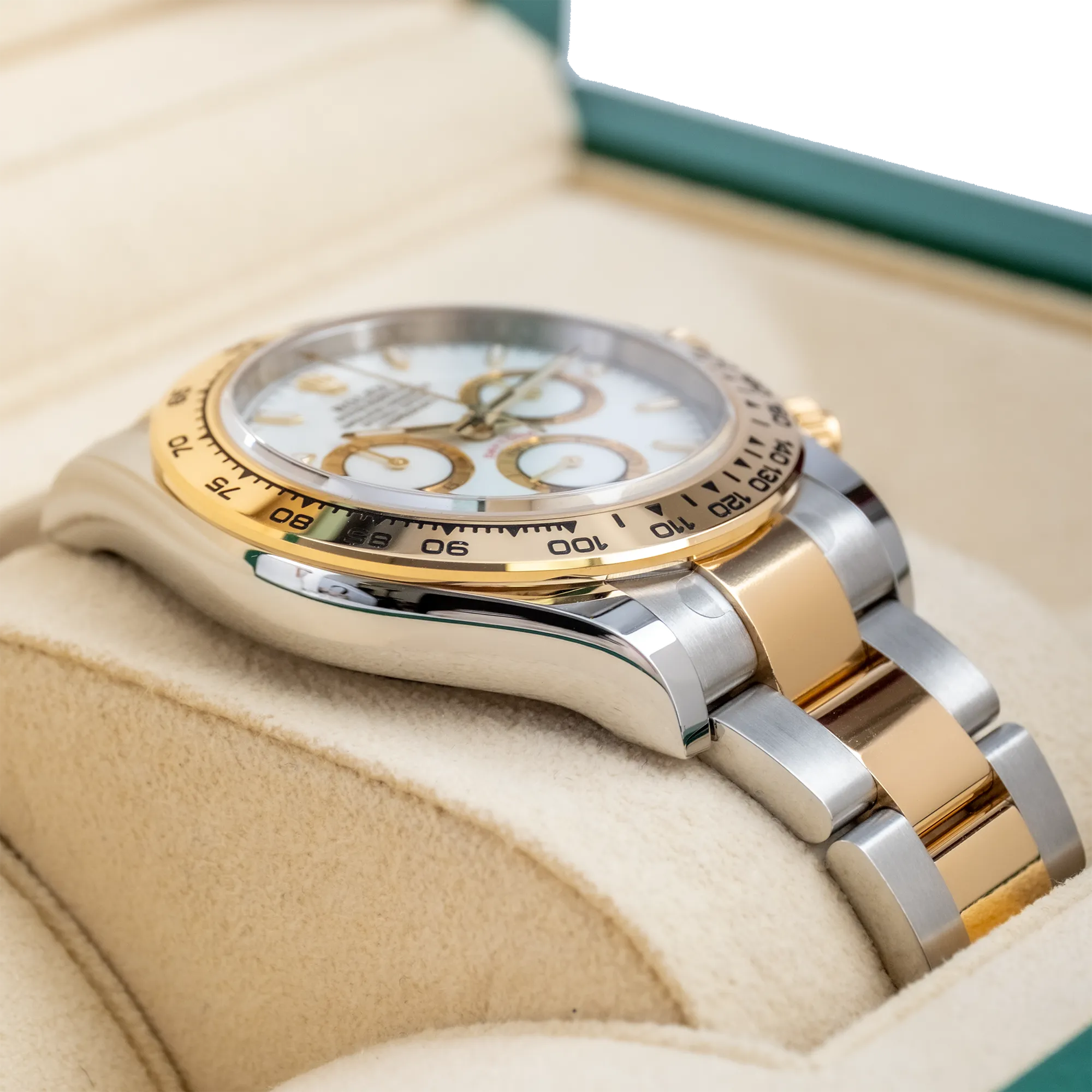 Rolex Daytona 126503, — White Dial, Oystersteel and Yellow Gold — view 3