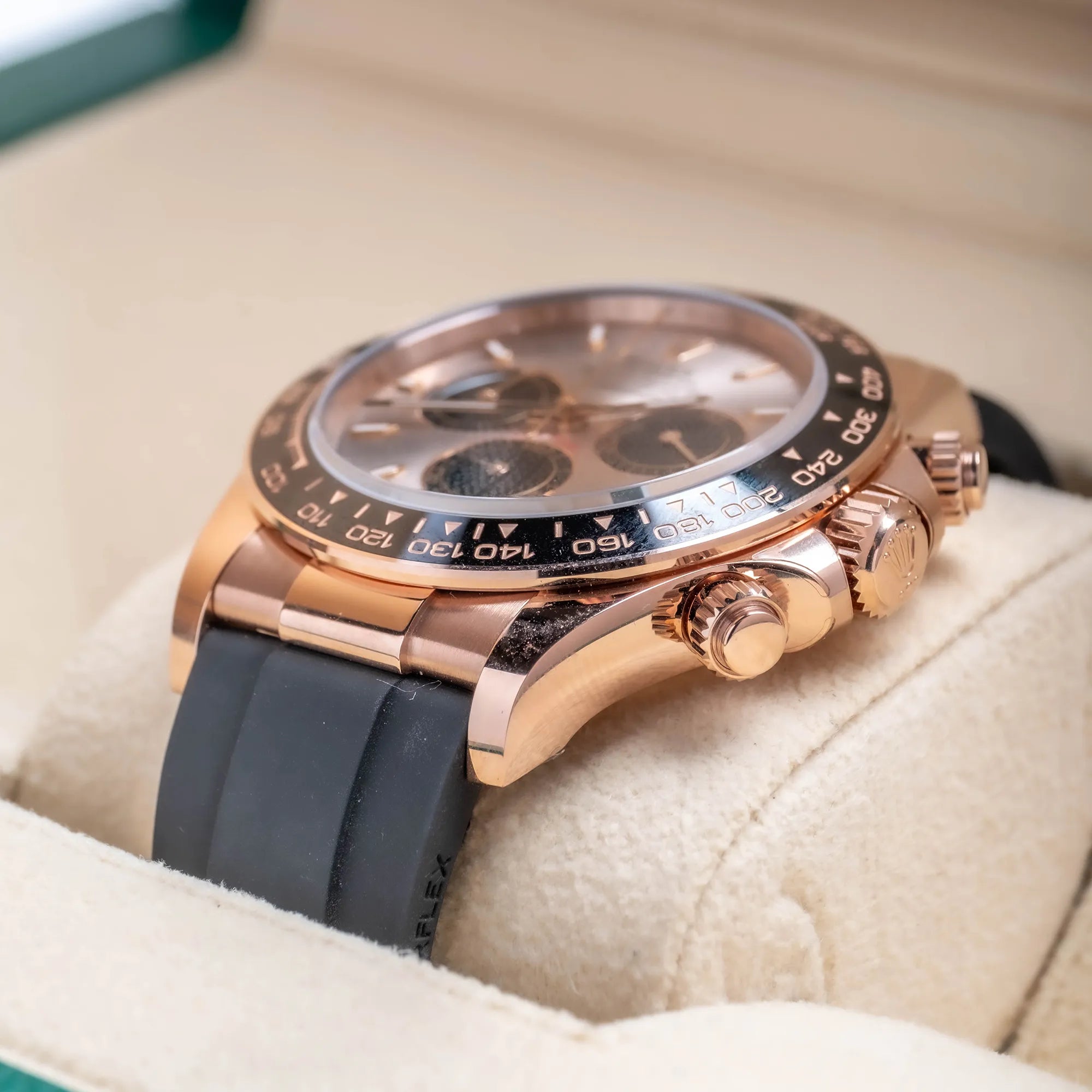Rolex Daytona 126515LN, — Sundust Dial, Oysterflex, Everose Gold — view 4