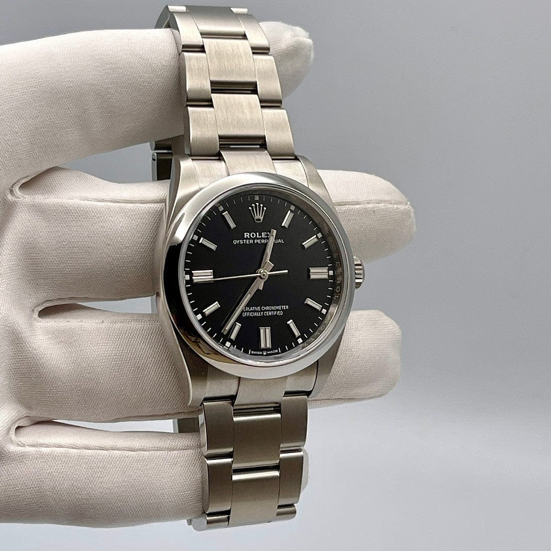 Rolex Oyster Perpetual 126000, — Black Dial — view 2