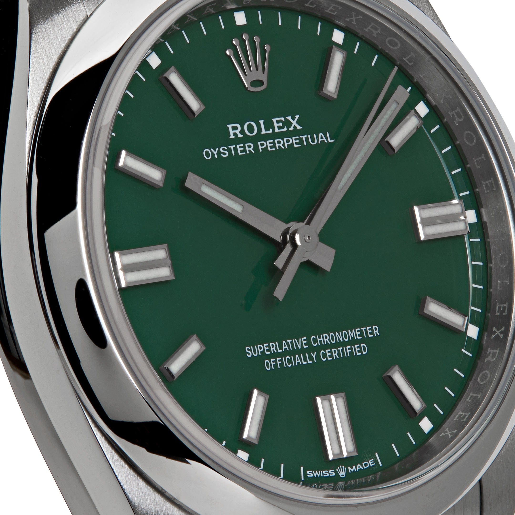 Rolex Oyster Perpetual 126000, — Green Dial — view 3