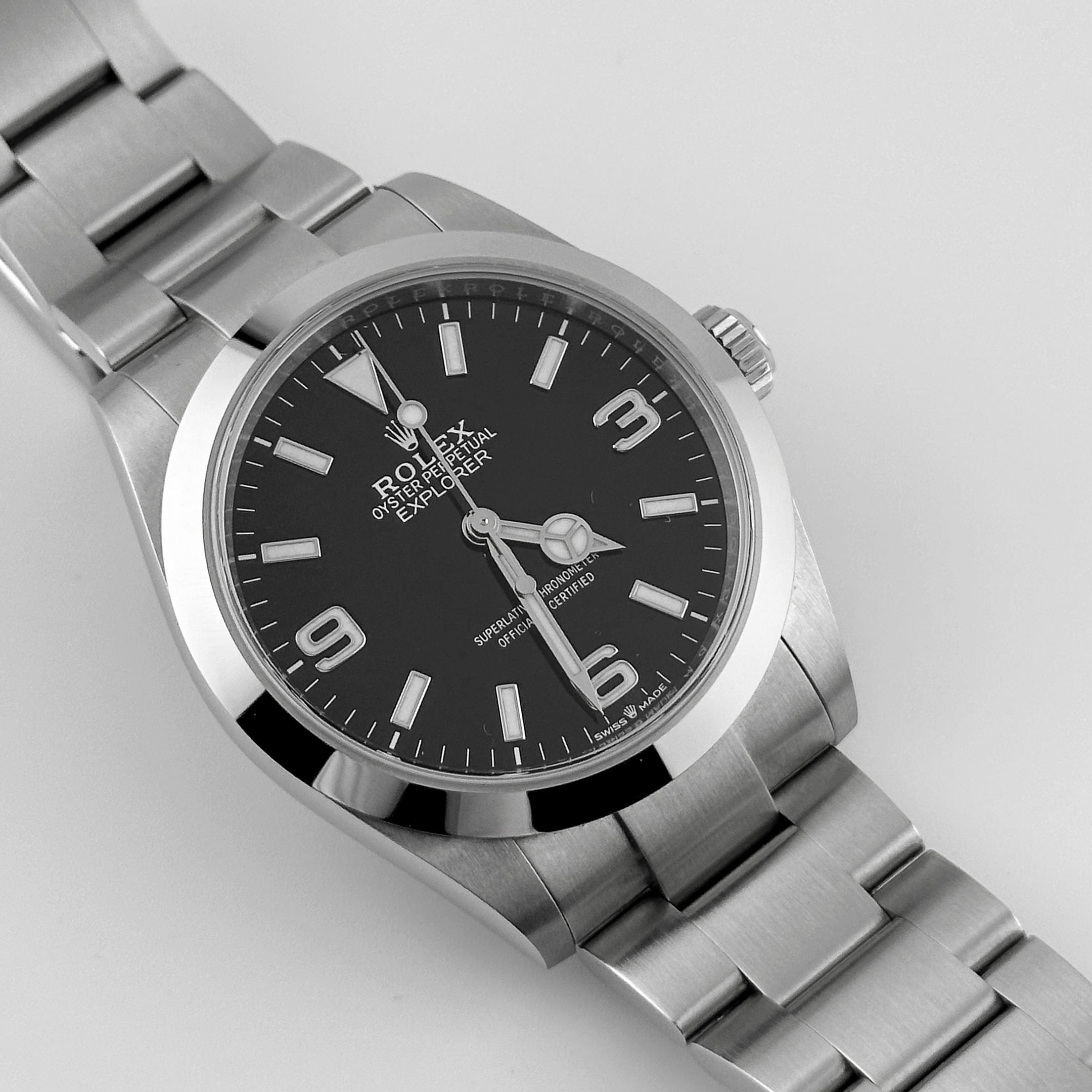 Rolex Explorer I 224270, — Black Dial — view 2