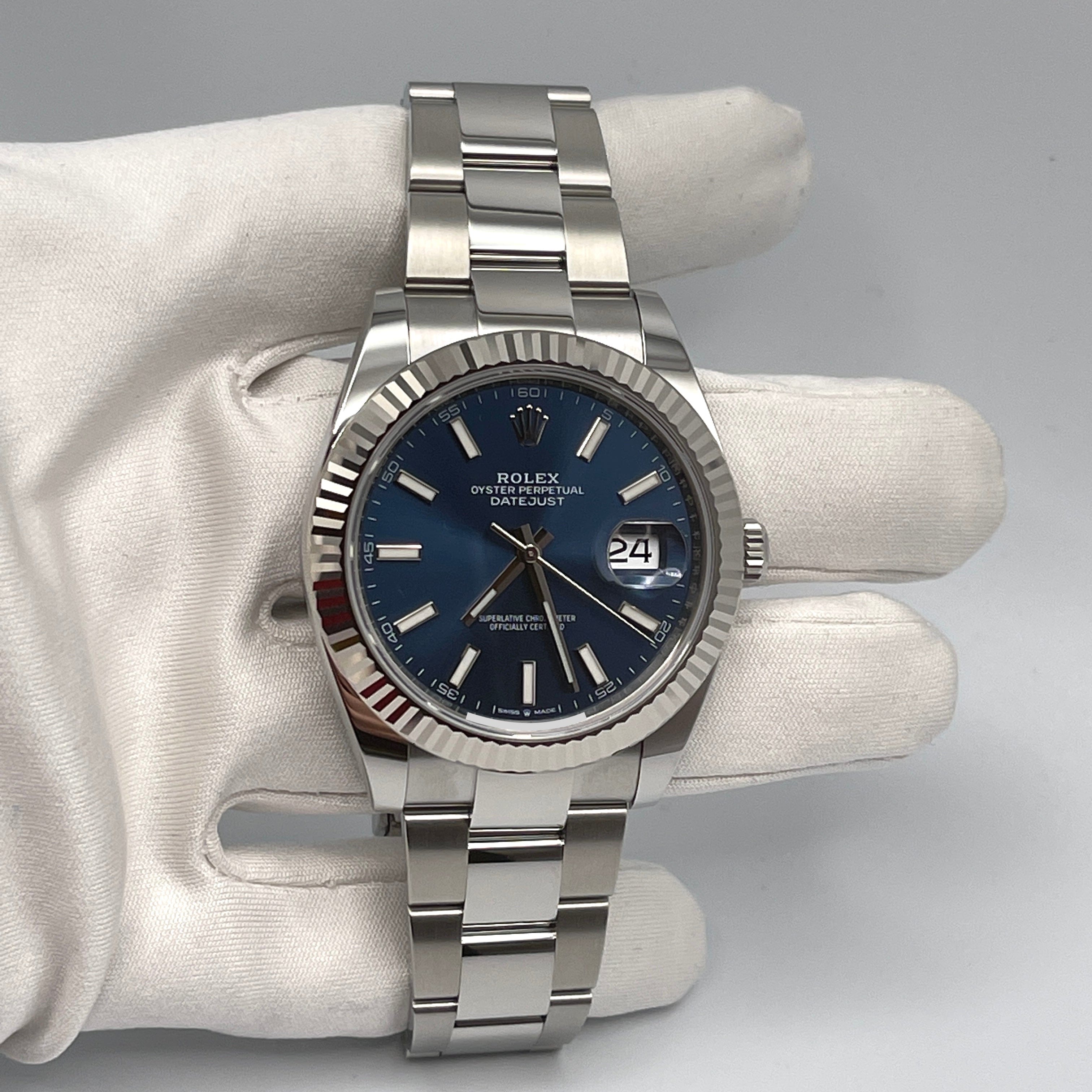 Rolex Datejust 126334, — Blue Dial, Oystersteel and White Gold — view 3