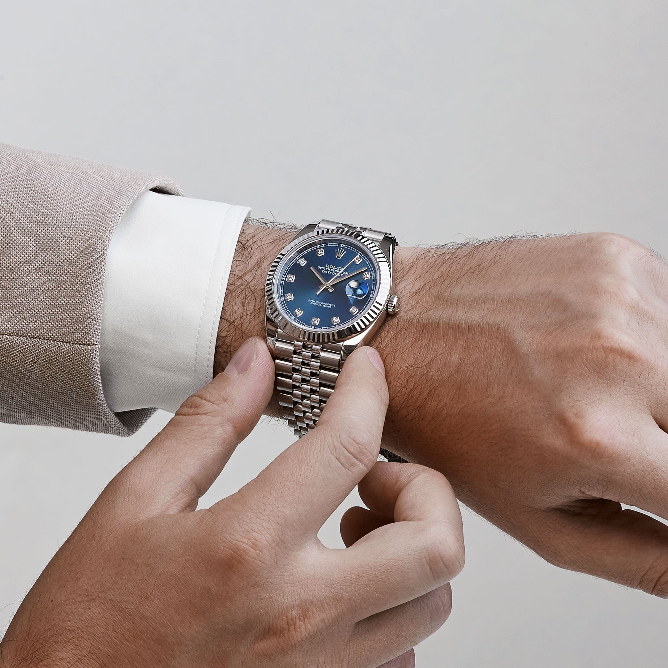 Rolex Datejust 126334, — Blue Dial, Jubilee, Oystersteel and White Gold — view 2