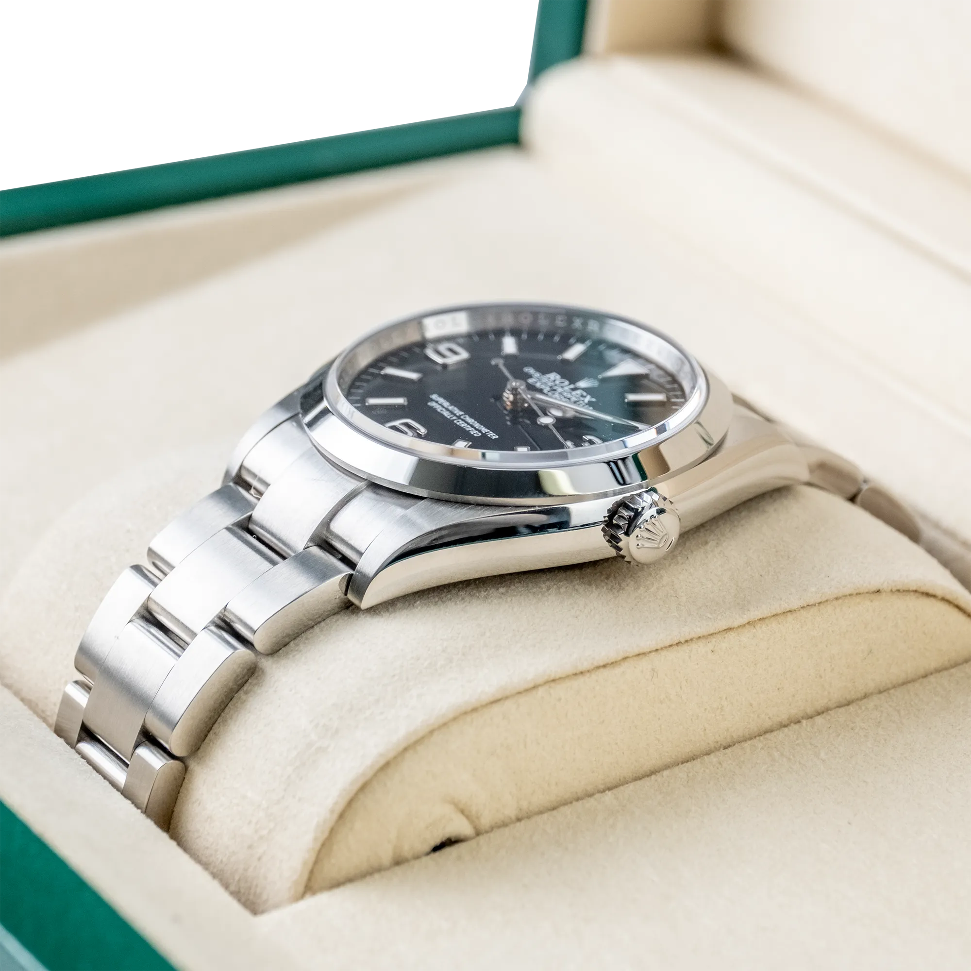 Rolex Explorer I 124273, — Black Dial, Oystersteel and Yellow Gold — view 5