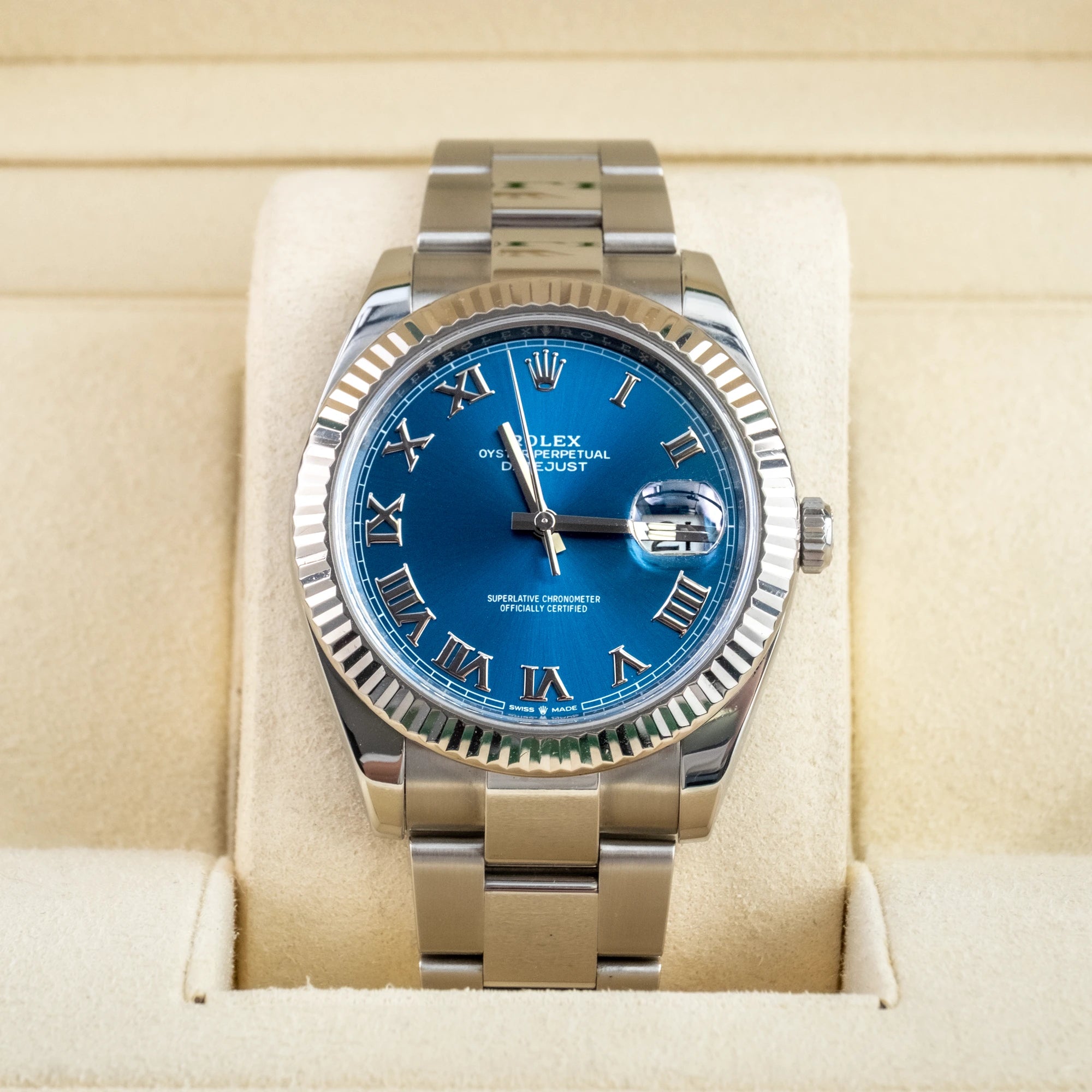 Rolex Datejust 126334, — Blue Dial, Jubilee, Oystersteel and White Gold — view 2