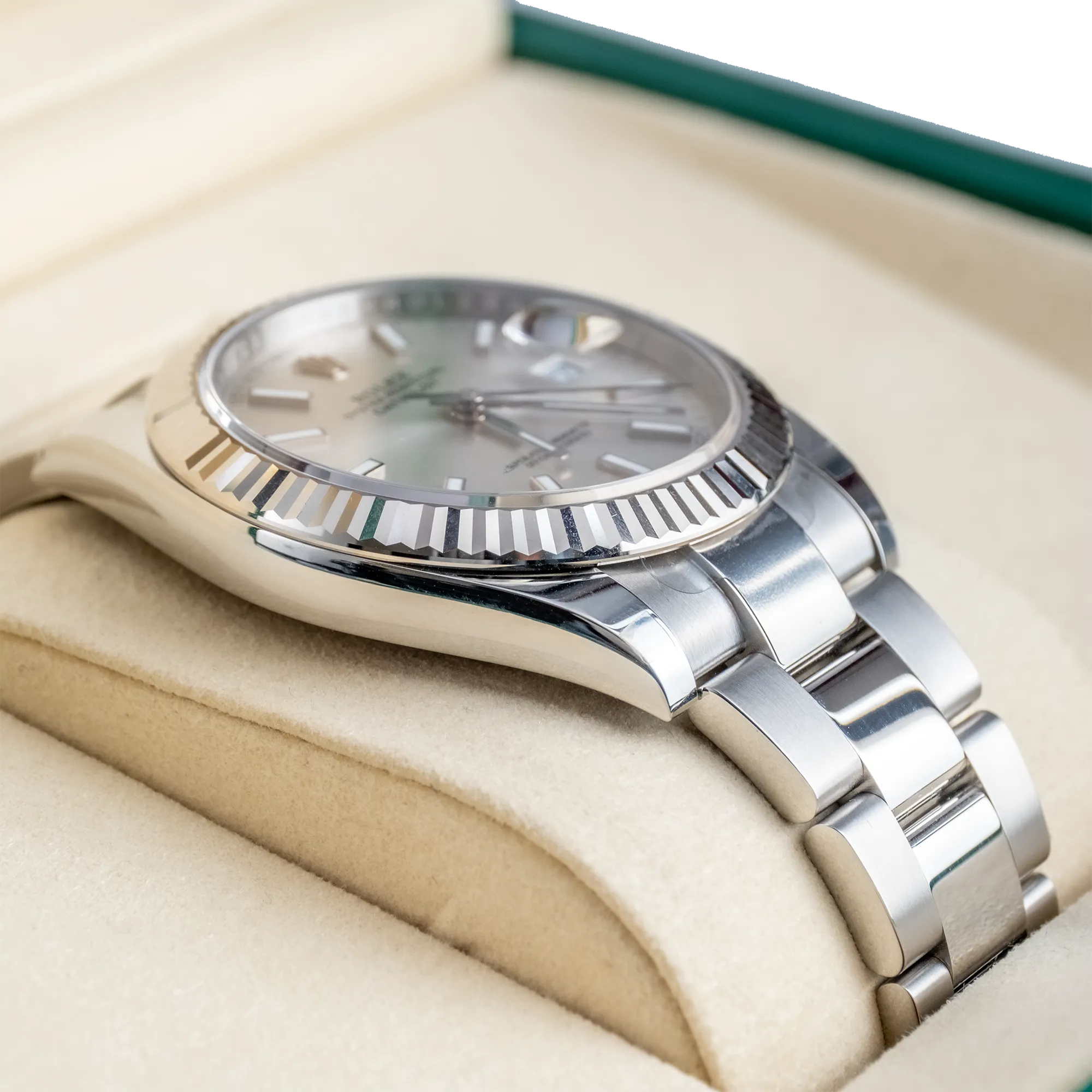Rolex Datejust 126334, — Slate Grey Dial, Jubilee, Oystersteel and White Gold — view 3