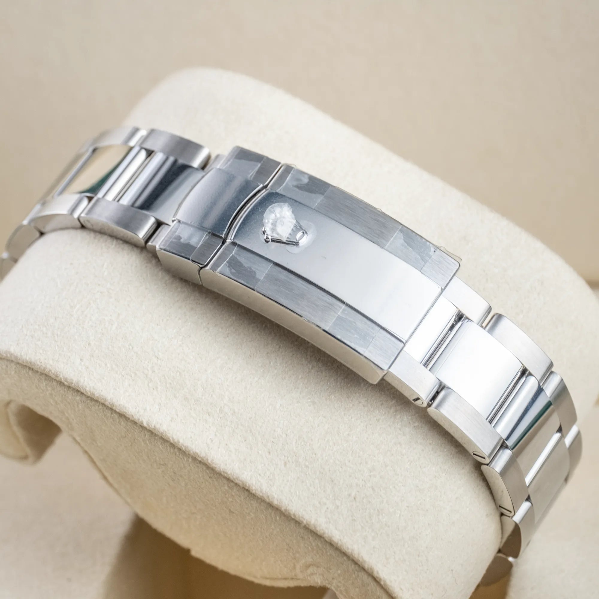 Rolex Datejust 126334, — Slate Grey Dial, Jubilee, Oystersteel and White Gold — view 5