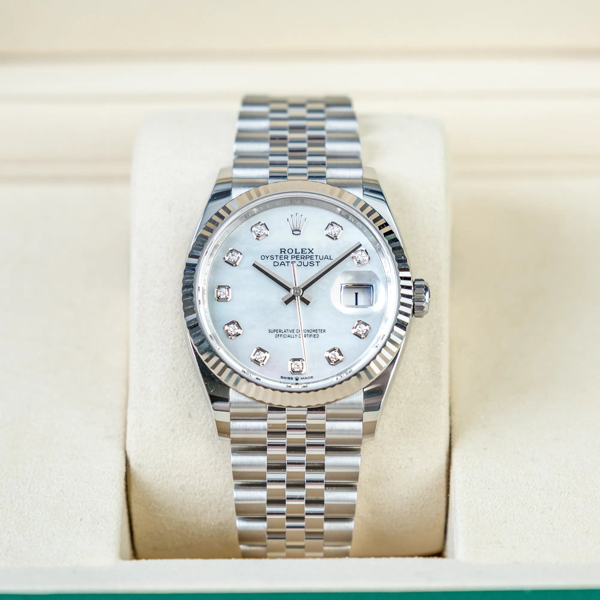 Rolex Datejust 126234, — White Mother of Pearl Dial, Jubilee, Oystersteel and White Gold — view 2