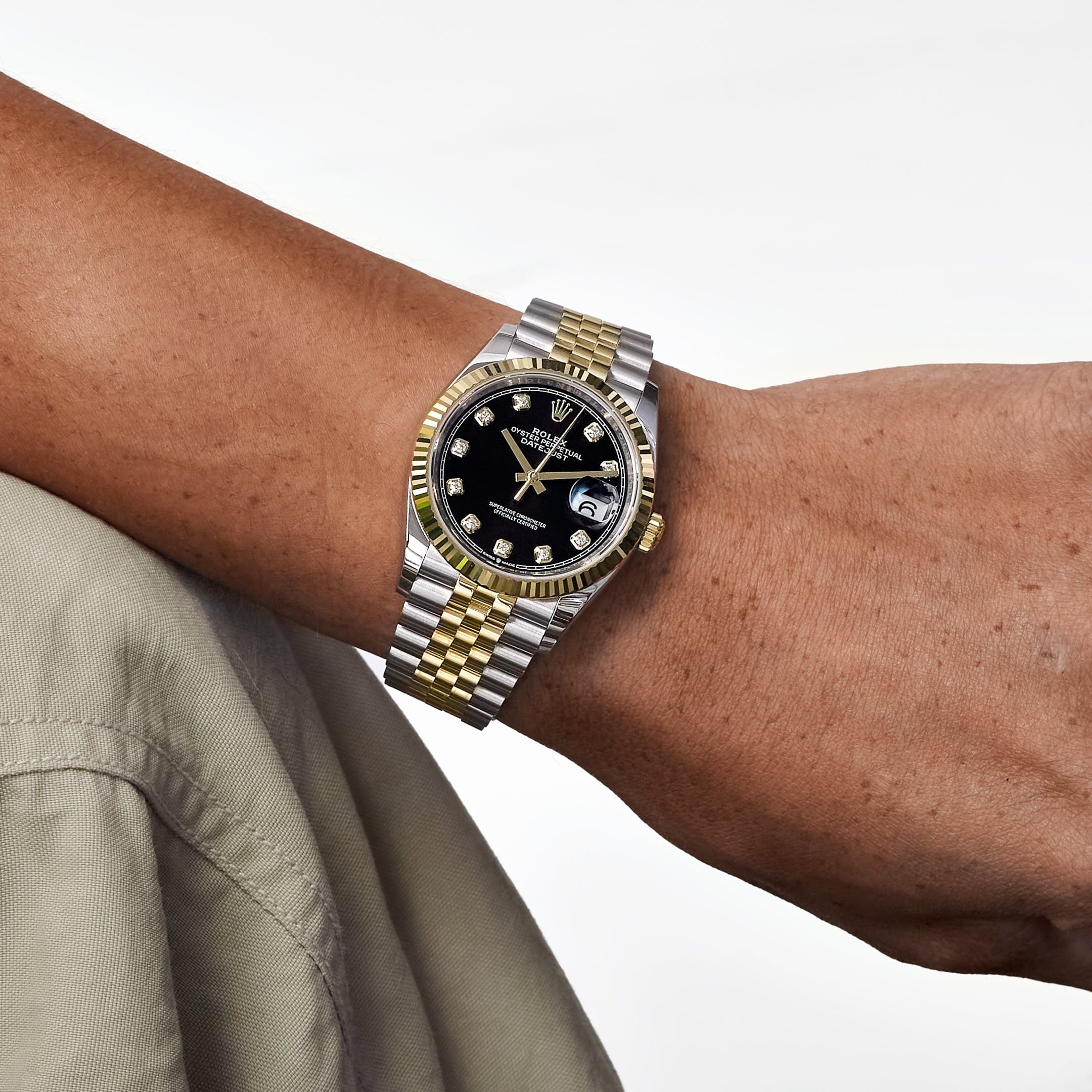 Rolex Datejust 126233, — Black Dial, Jubilee, Oystersteel and Yellow Gold — view 3