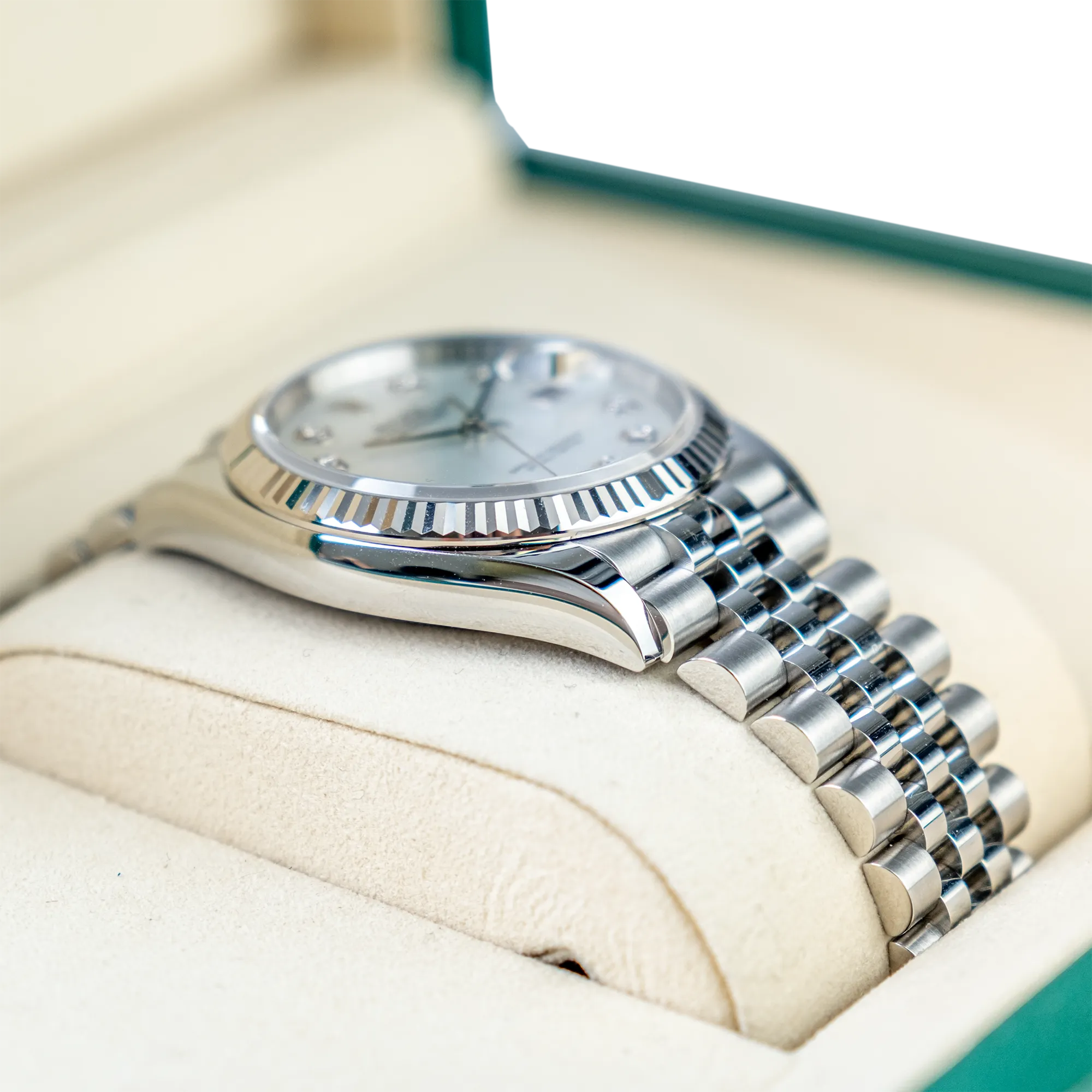 Rolex Datejust 126233, — White Dial, Jubilee, Oystersteel and Yellow Gold — view 5