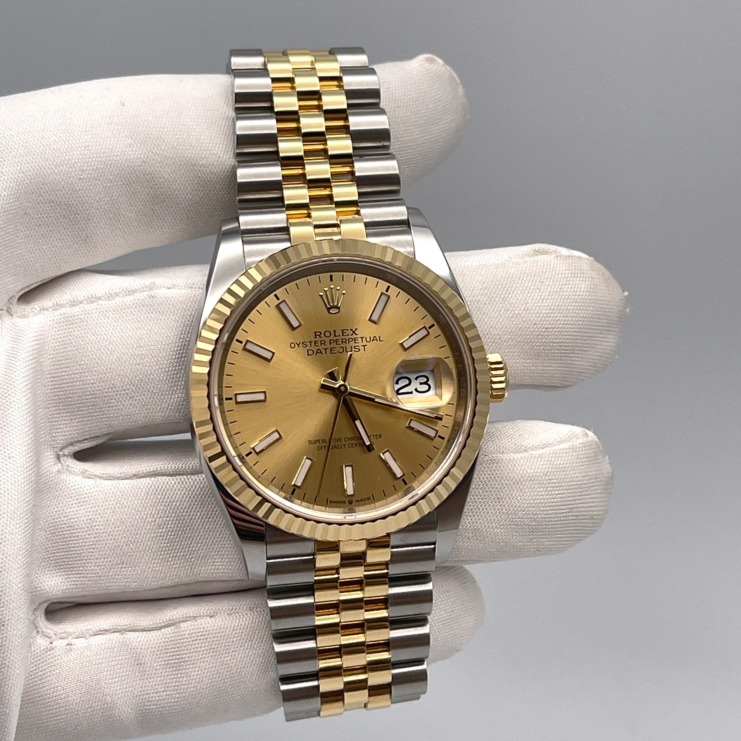 Rolex Datejust 126233, — Champangne Dial, Jubilee, Oystersteel and Yellow Gold — view 3