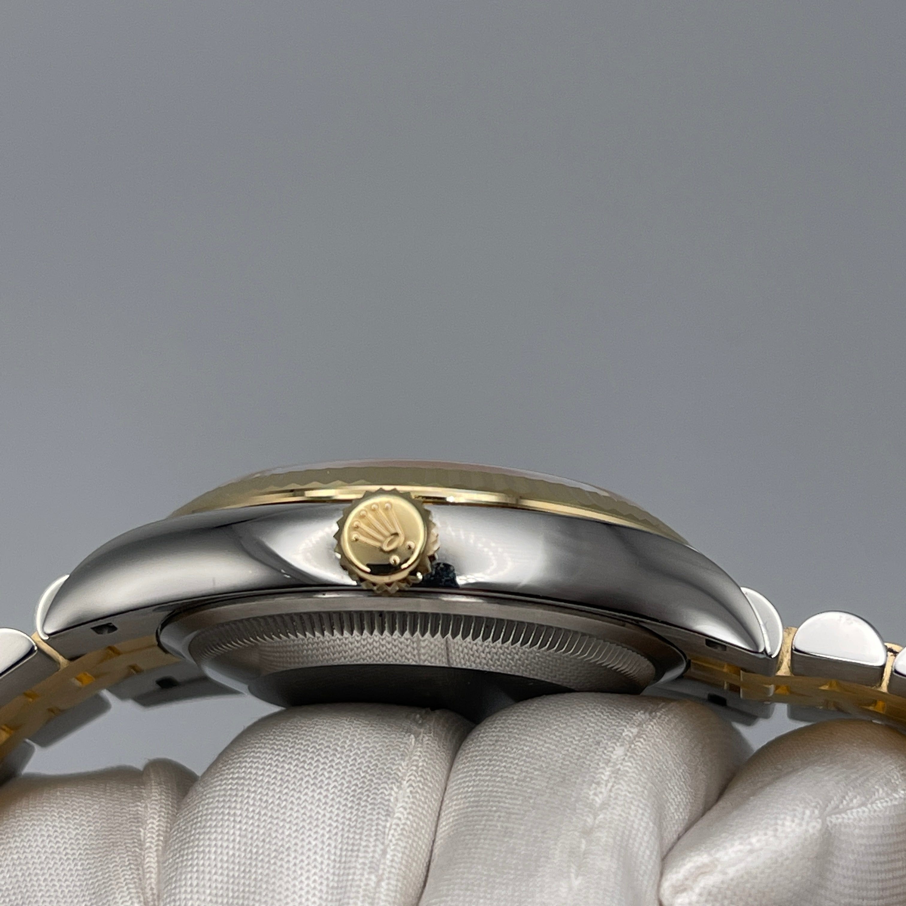 Rolex Datejust 126233, — Champangne Dial, Jubilee, Oystersteel and Yellow Gold — view 5