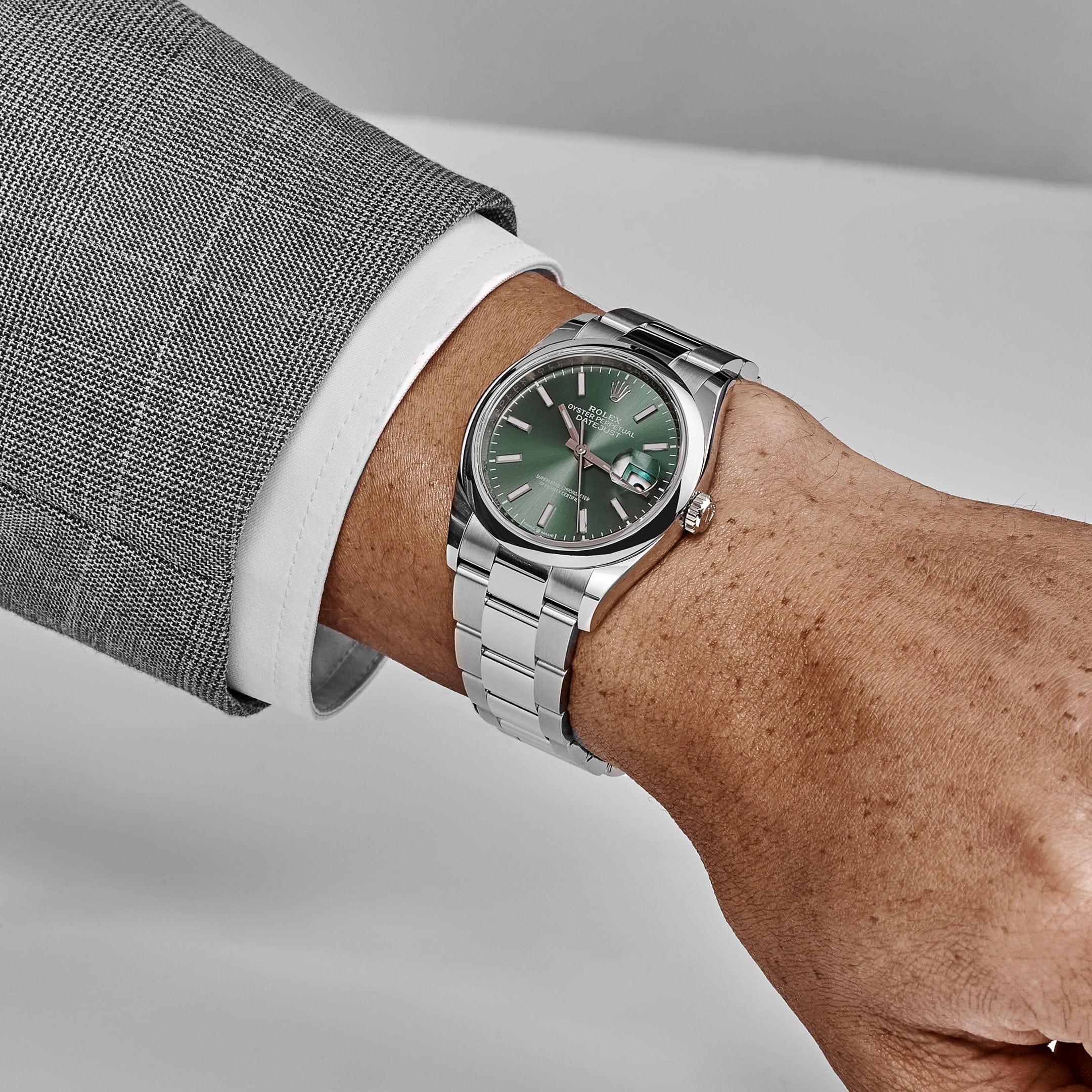 Rolex Datejust 126200, — Mint Green Dial, Jubilee — view 2