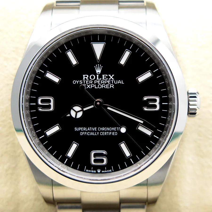 Rolex Explorer I 36mm Oystersteel Black Dial Domed Bezel Oyster Bracelet 124270 — view 3