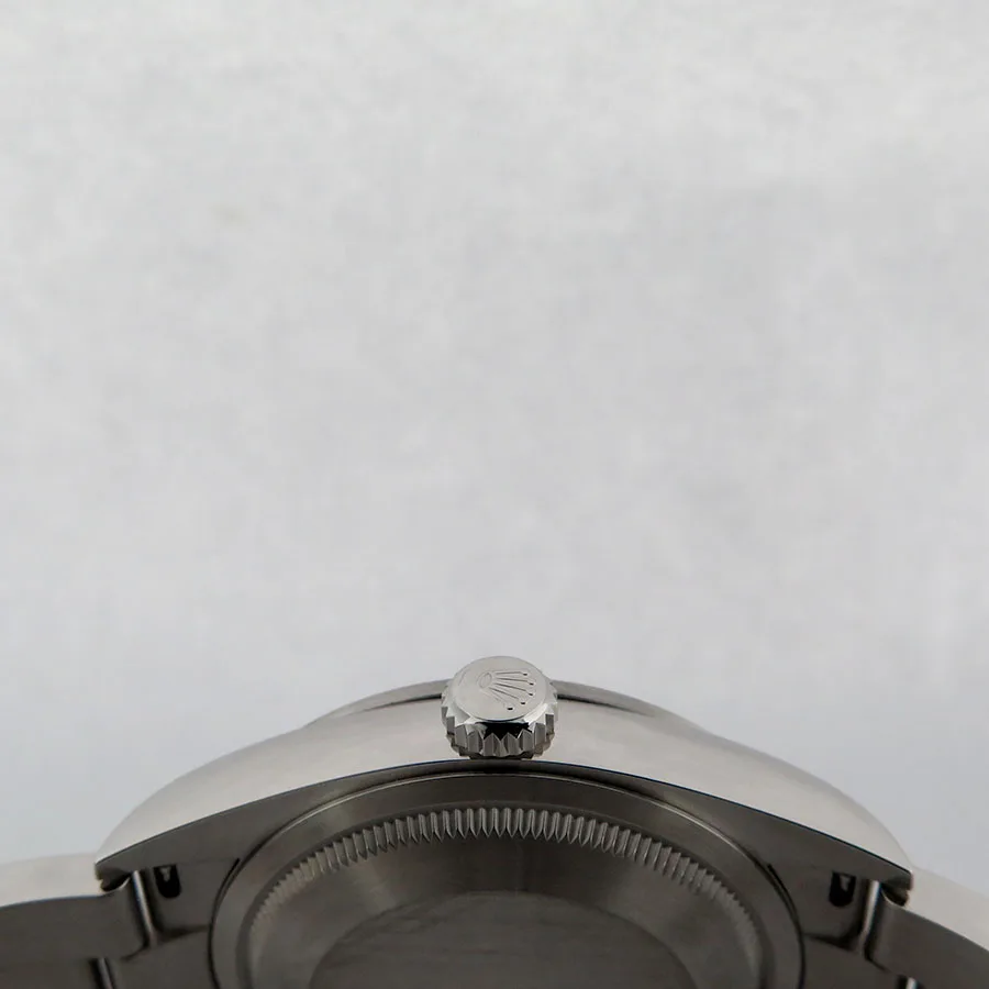 Rolex Explorer I 36mm Oystersteel Black Dial Domed Bezel Oyster Bracelet 124270 — view 4