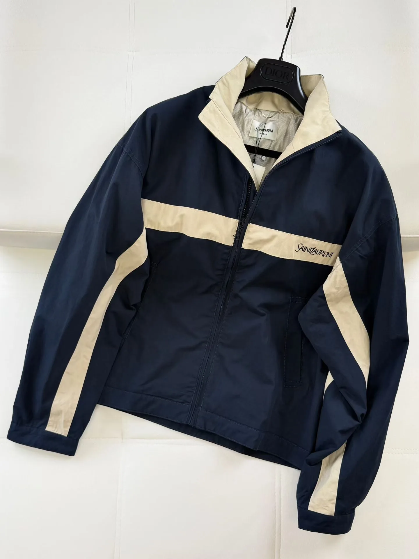 Saint Laurent Jacket in Cotton (Navy/Mastic) — ビュー 2
