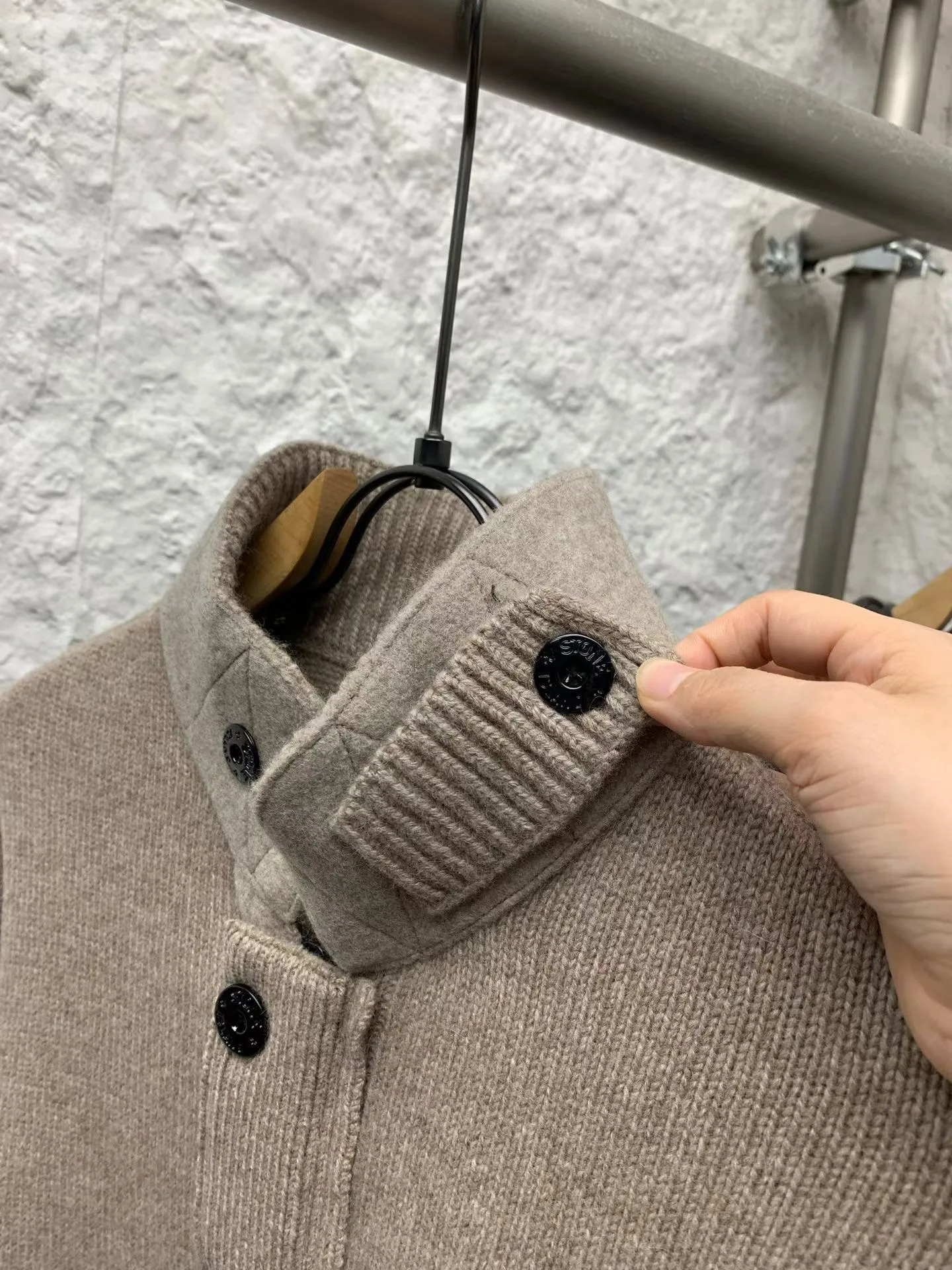 SI Regular-Fit Zip-Up Jumper with Button Placket (Beige) — 보기 2