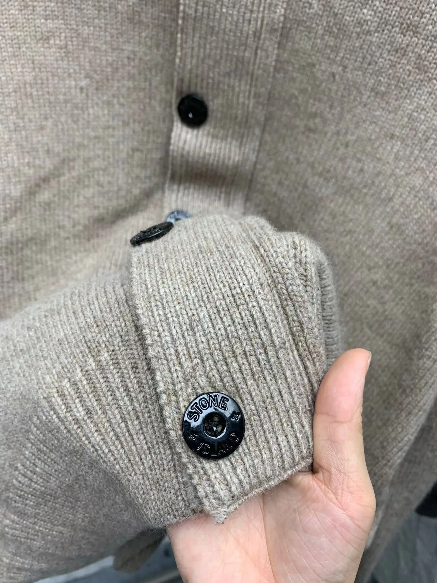 SI Regular-Fit Zip-Up Jumper with Button Placket (Beige) — 보기 4