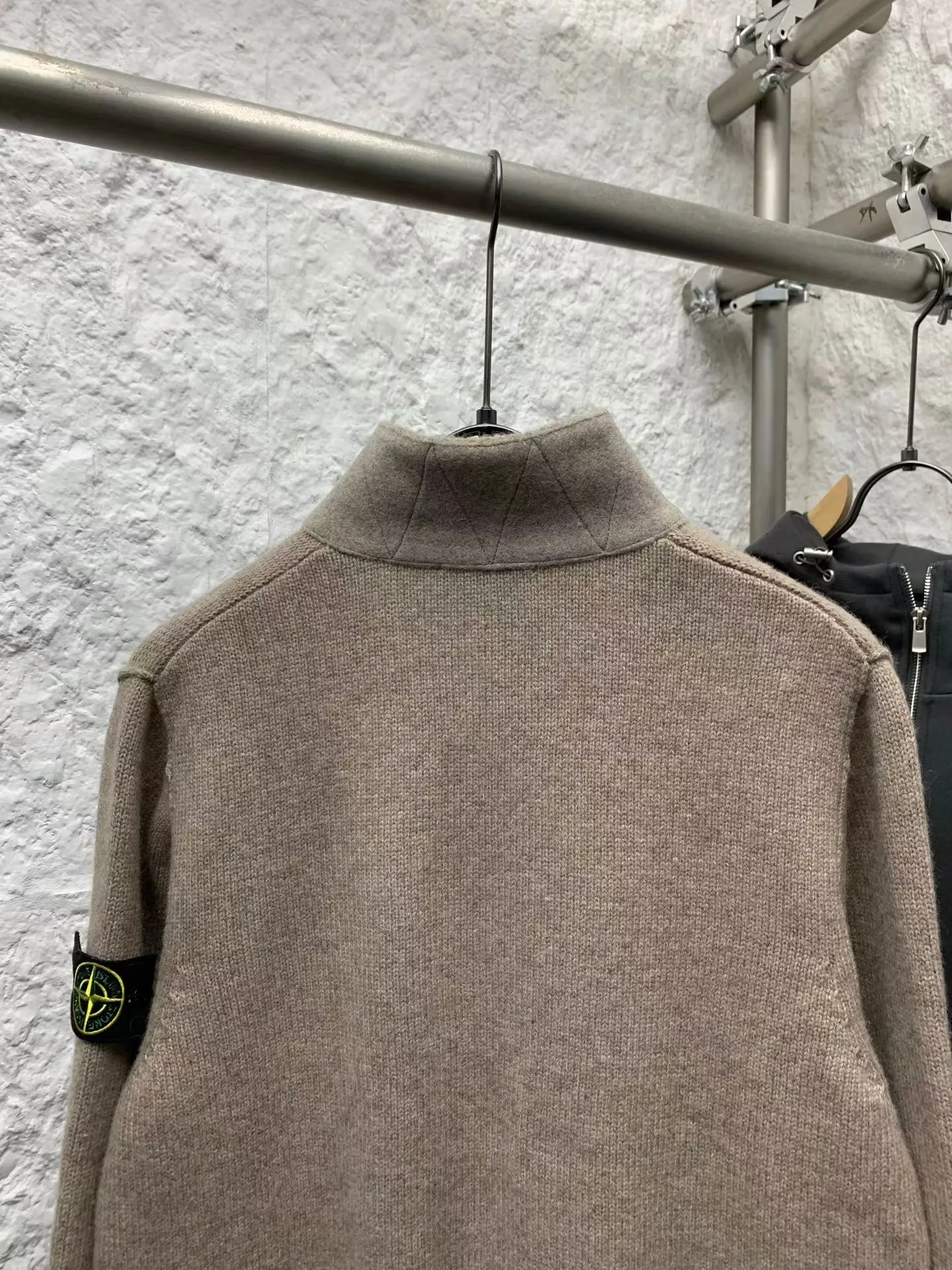 SI Regular-Fit Zip-Up Jumper with Button Placket (Beige) — 보기 9