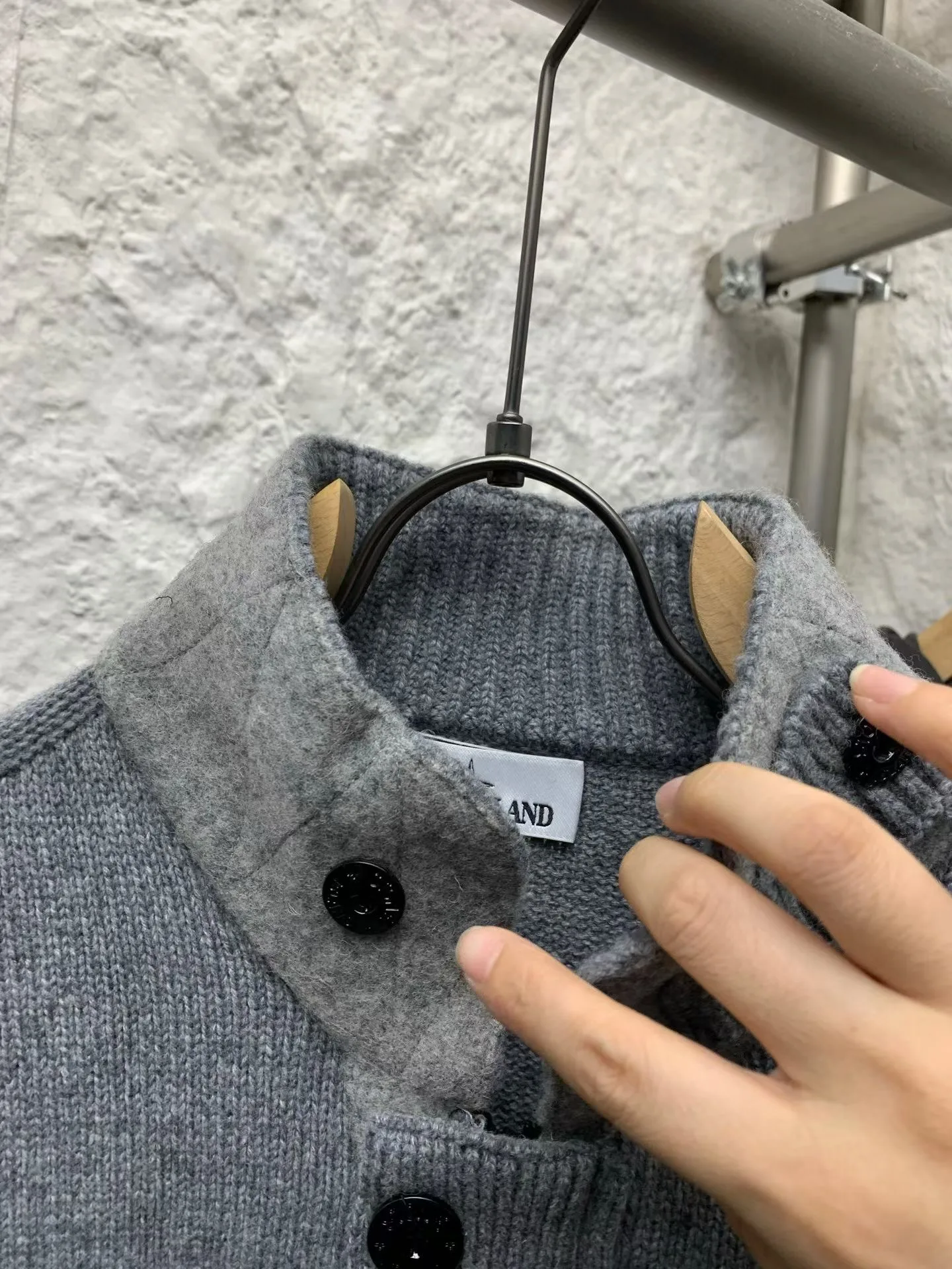 SI Regular-Fit Zip-Up Jumper with Button Placket (Grey) — ビュー 5
