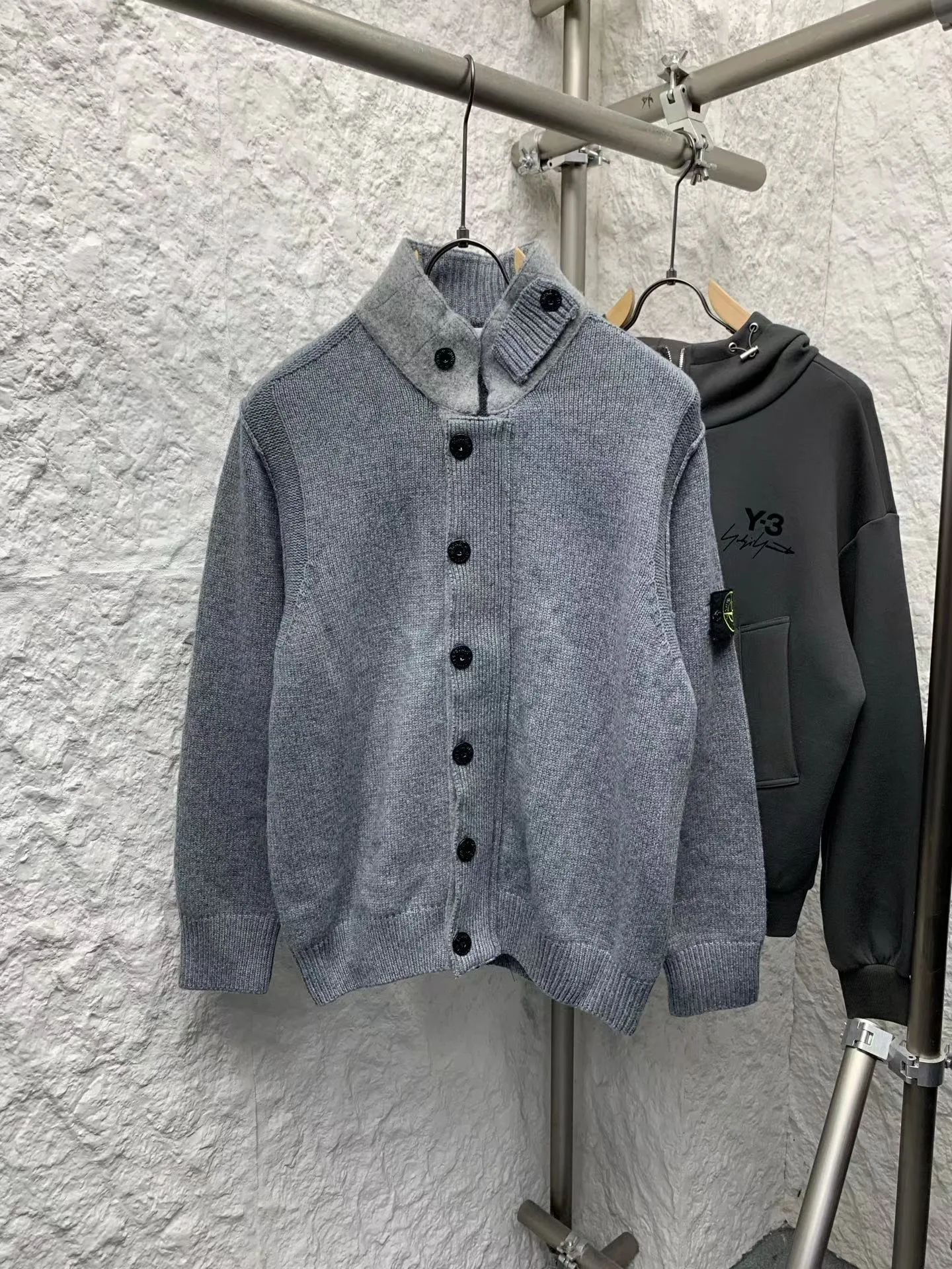 SI Regular-Fit Zip-Up Jumper with Button Placket (Grey)