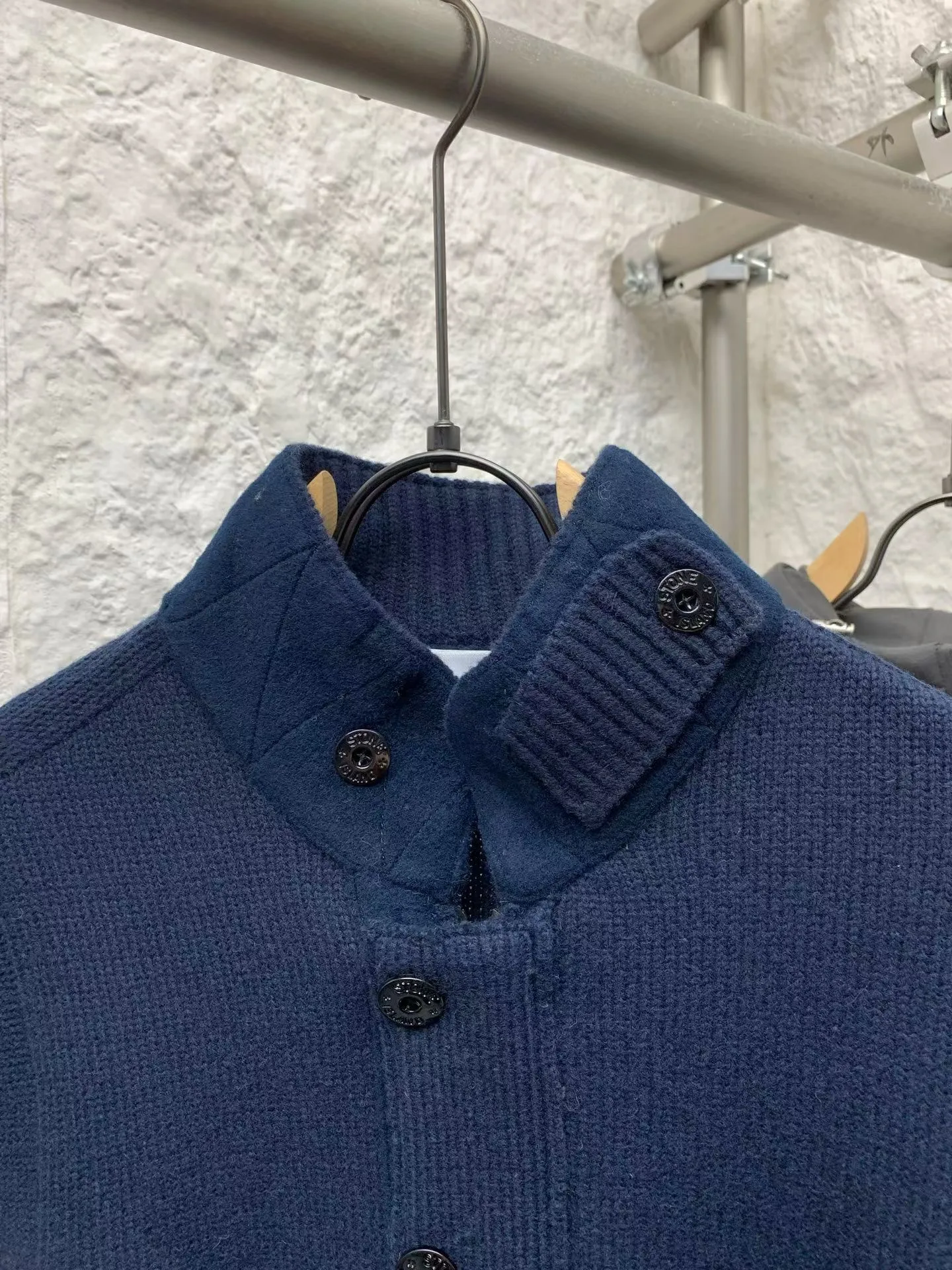 SI Regular-Fit Zip-Up Jumper with Button Placket (Navy) — ビュー 5