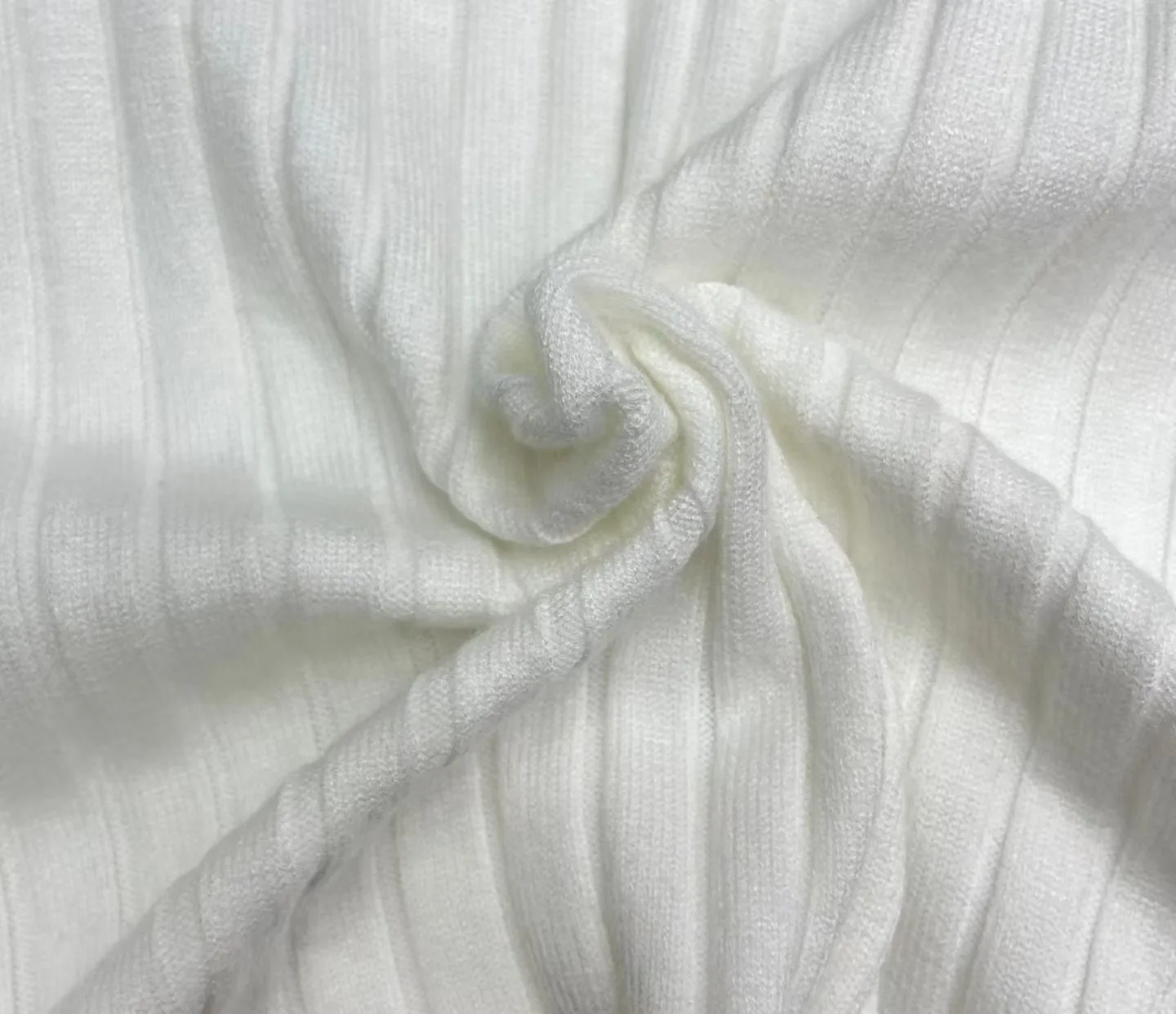 Stone Island Wool Turtleneck (White) — ビュー 2