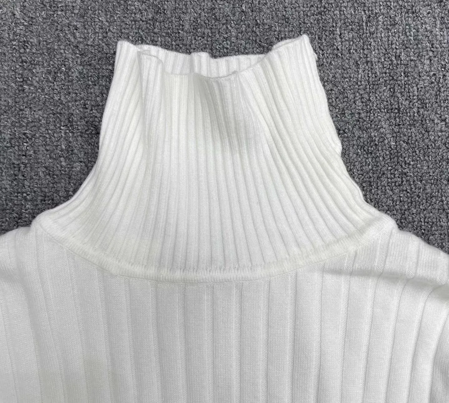 Stone Island Wool Turtleneck (White) — ビュー 4