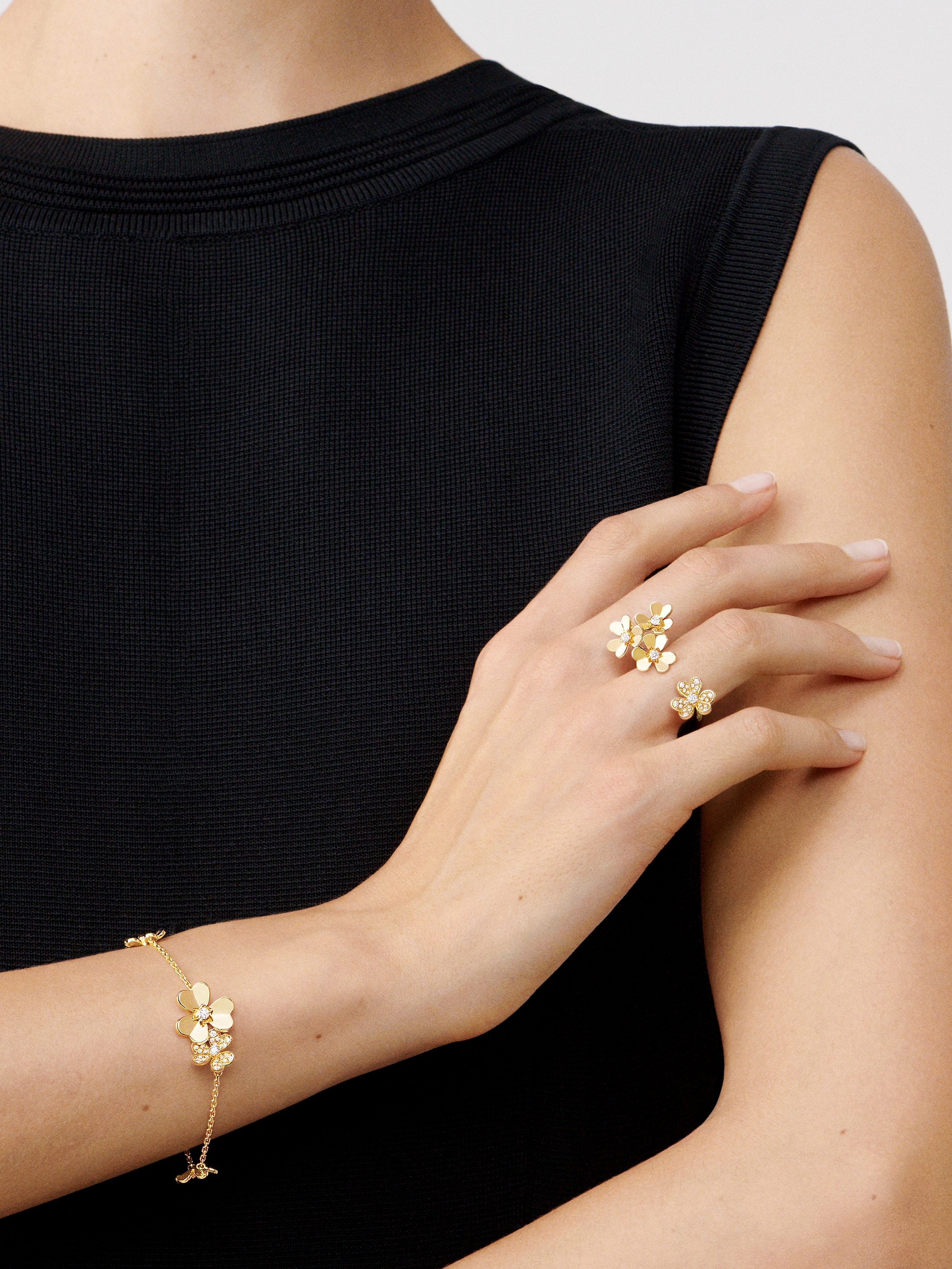 VCA Frivole Diamond, 5 flowers, VCARP3W400 — view 2