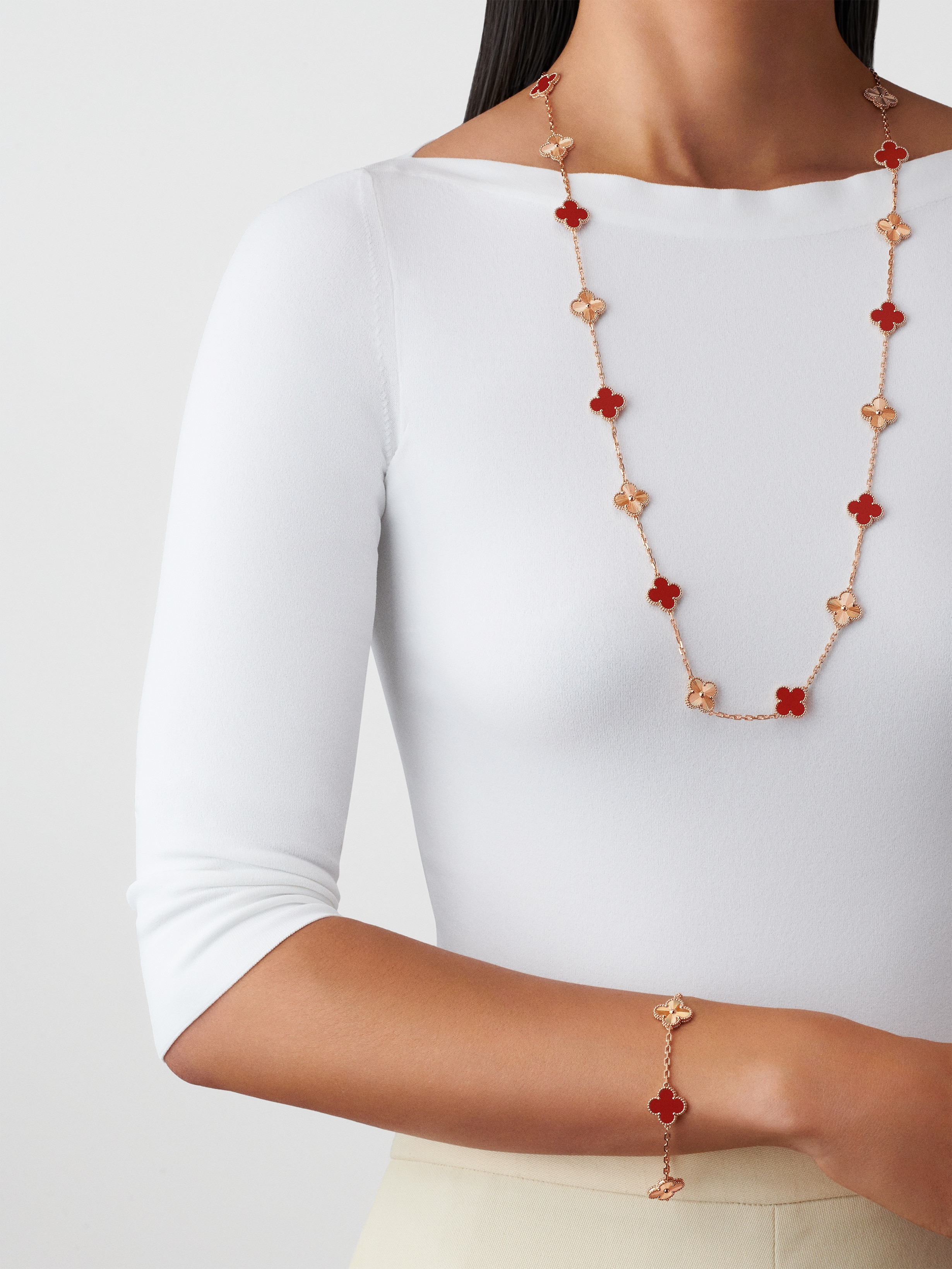 VCA Vintage Alhambra Carnelian, 5 motifs, VCARP7RP00 — view 3