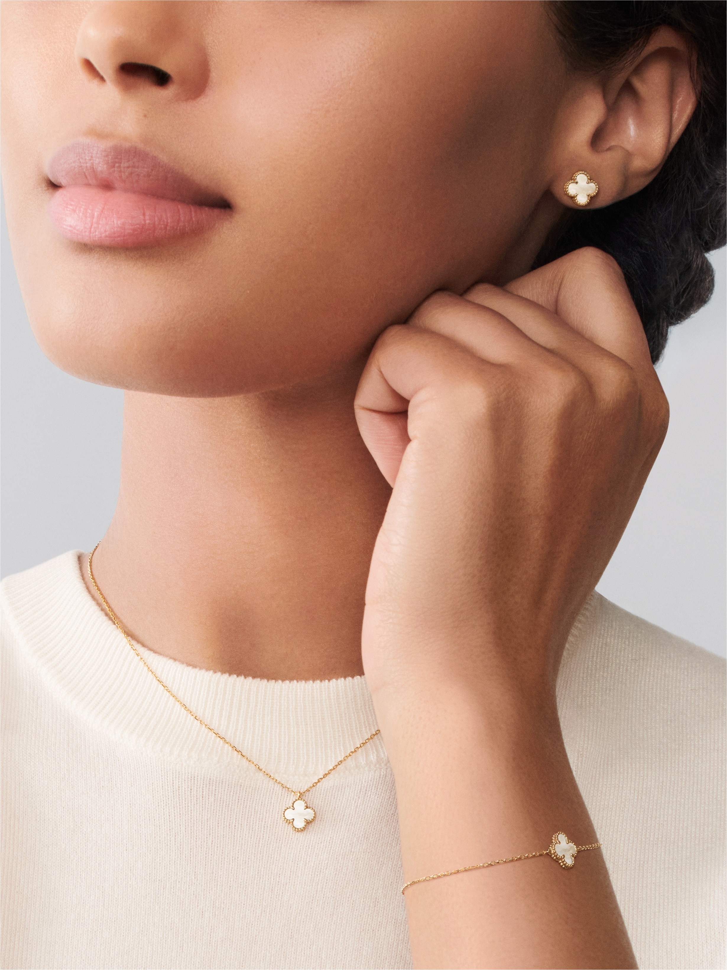 VCA Sweet Alhambra Mother-of-Pearl, 1 motif, VCARF68800 — view 2