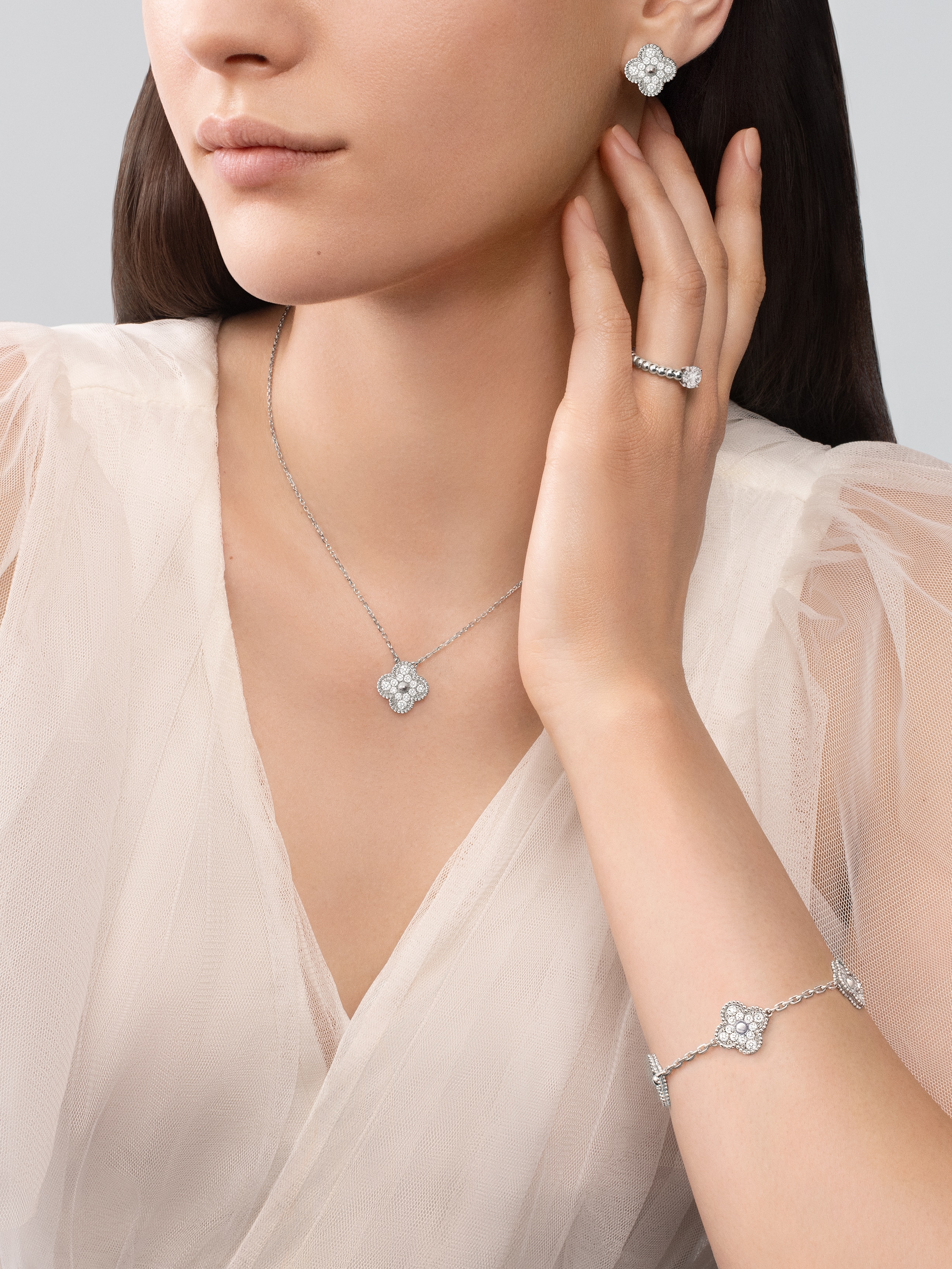 VCA Vintage Alhambra Diamond, 1 motif, VCARA46100 — view 3