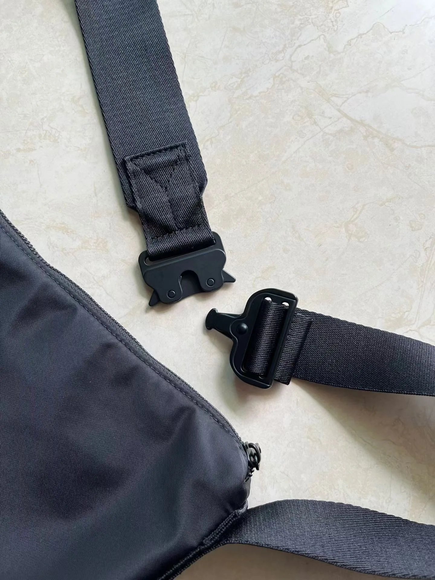 Nylon Crossbody Bag — ビュー 7